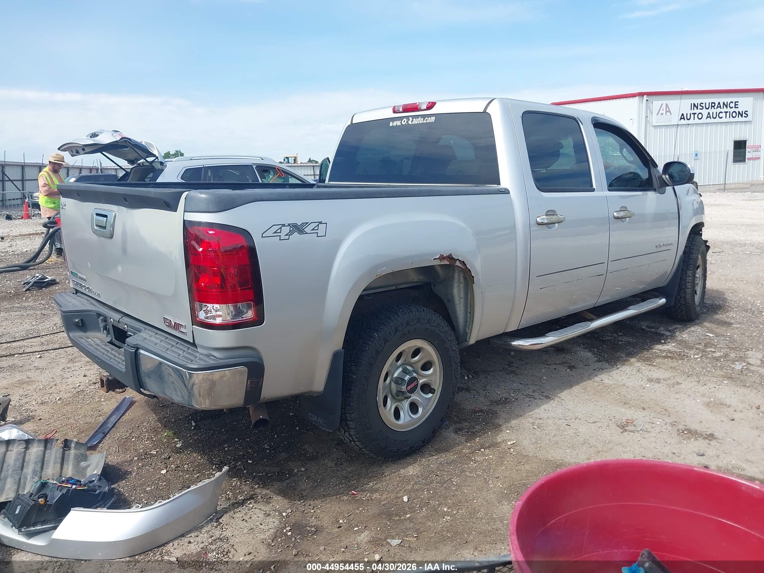 GMC SIERRA image 4