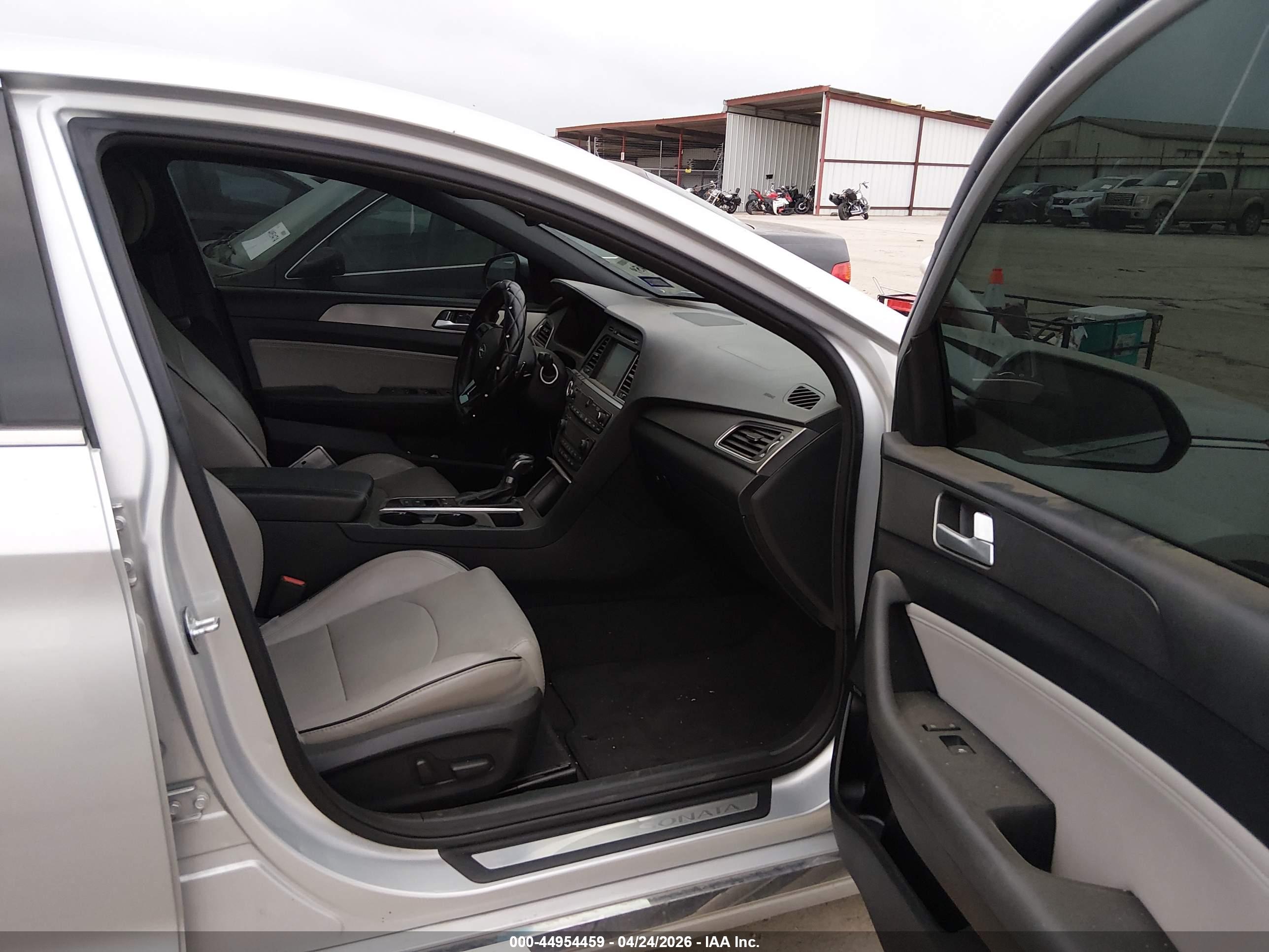 HYUNDAI SONATA image 5