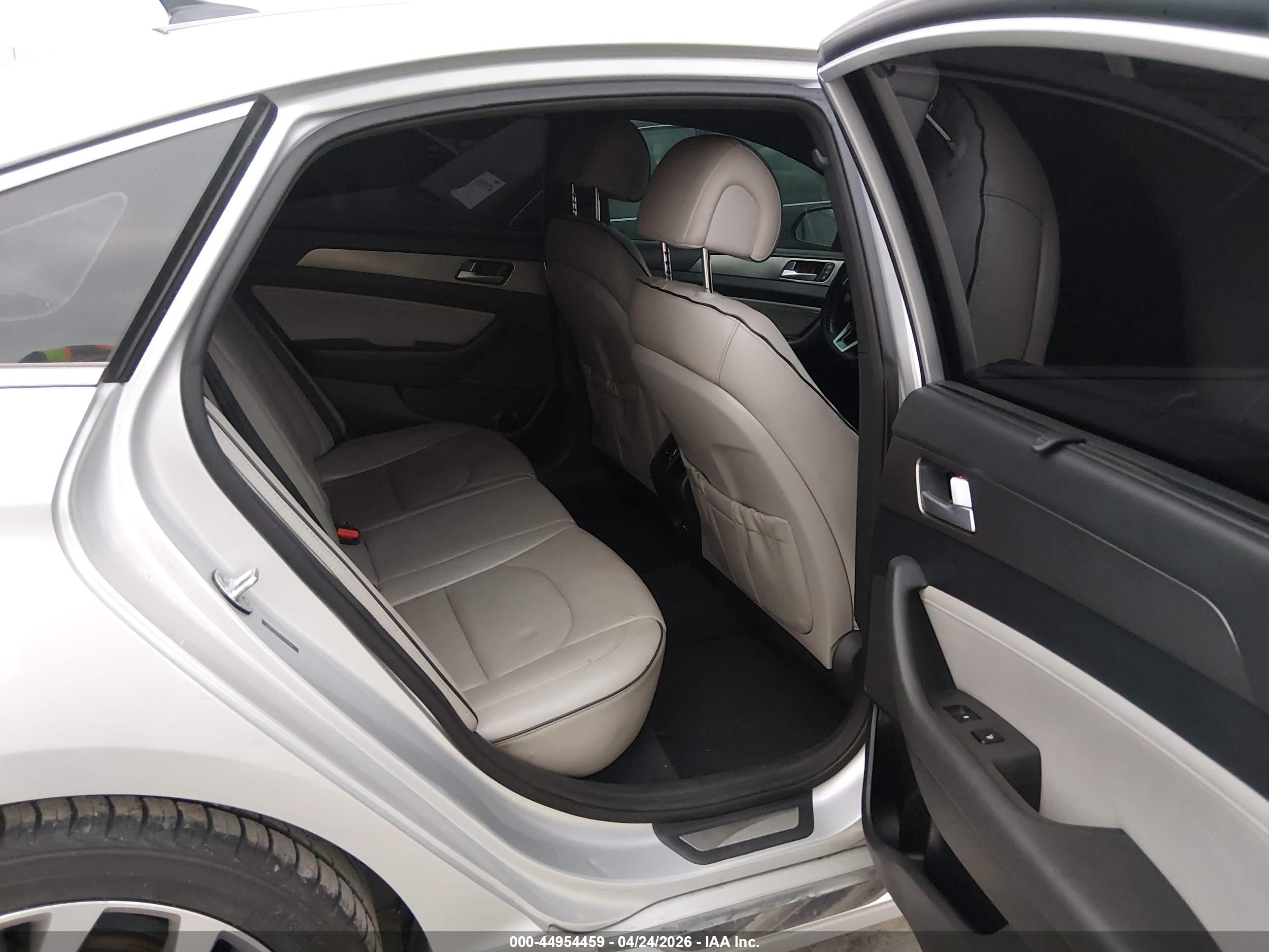 HYUNDAI SONATA image 8