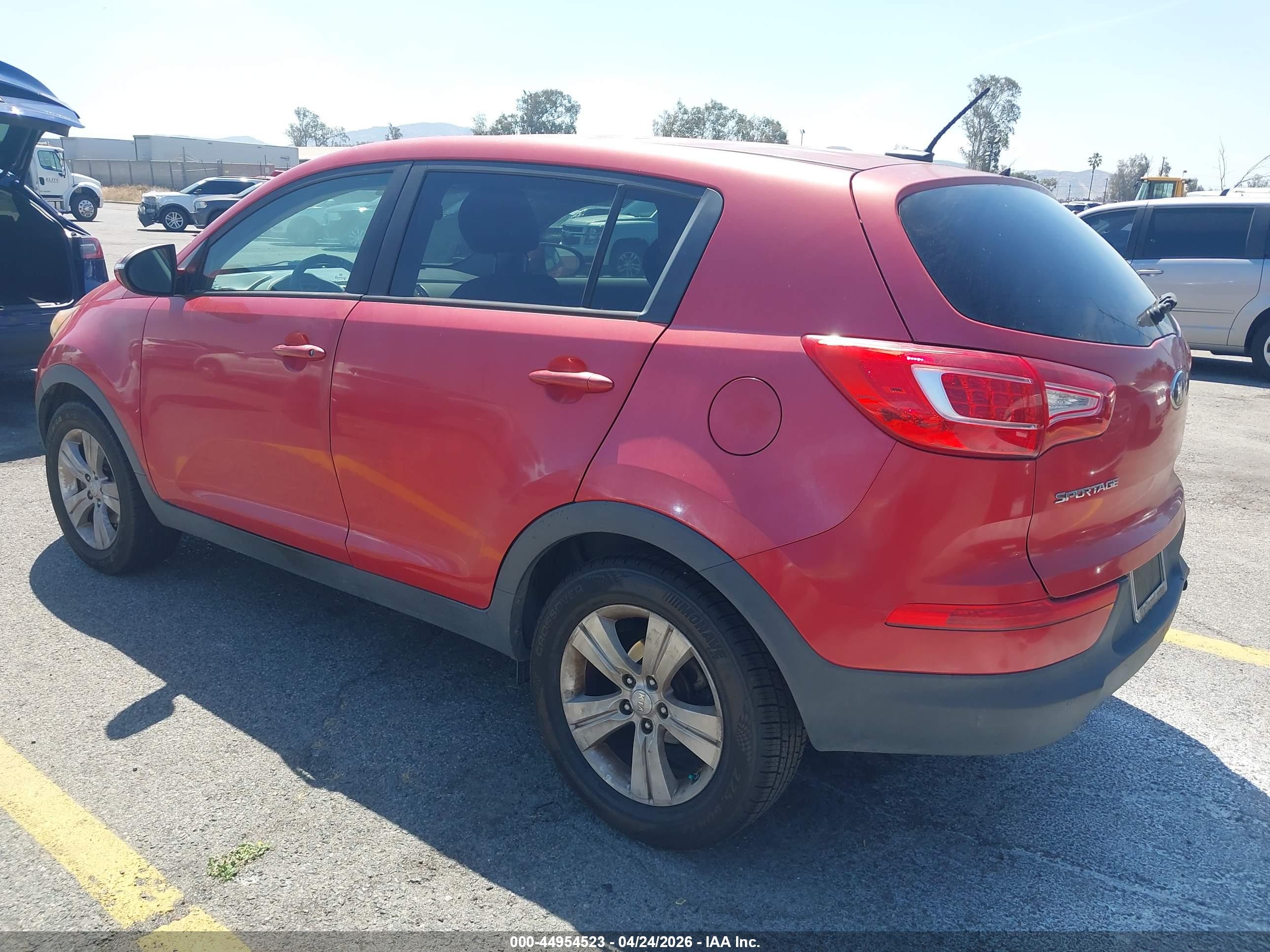 KIA SPORTAGE image 3