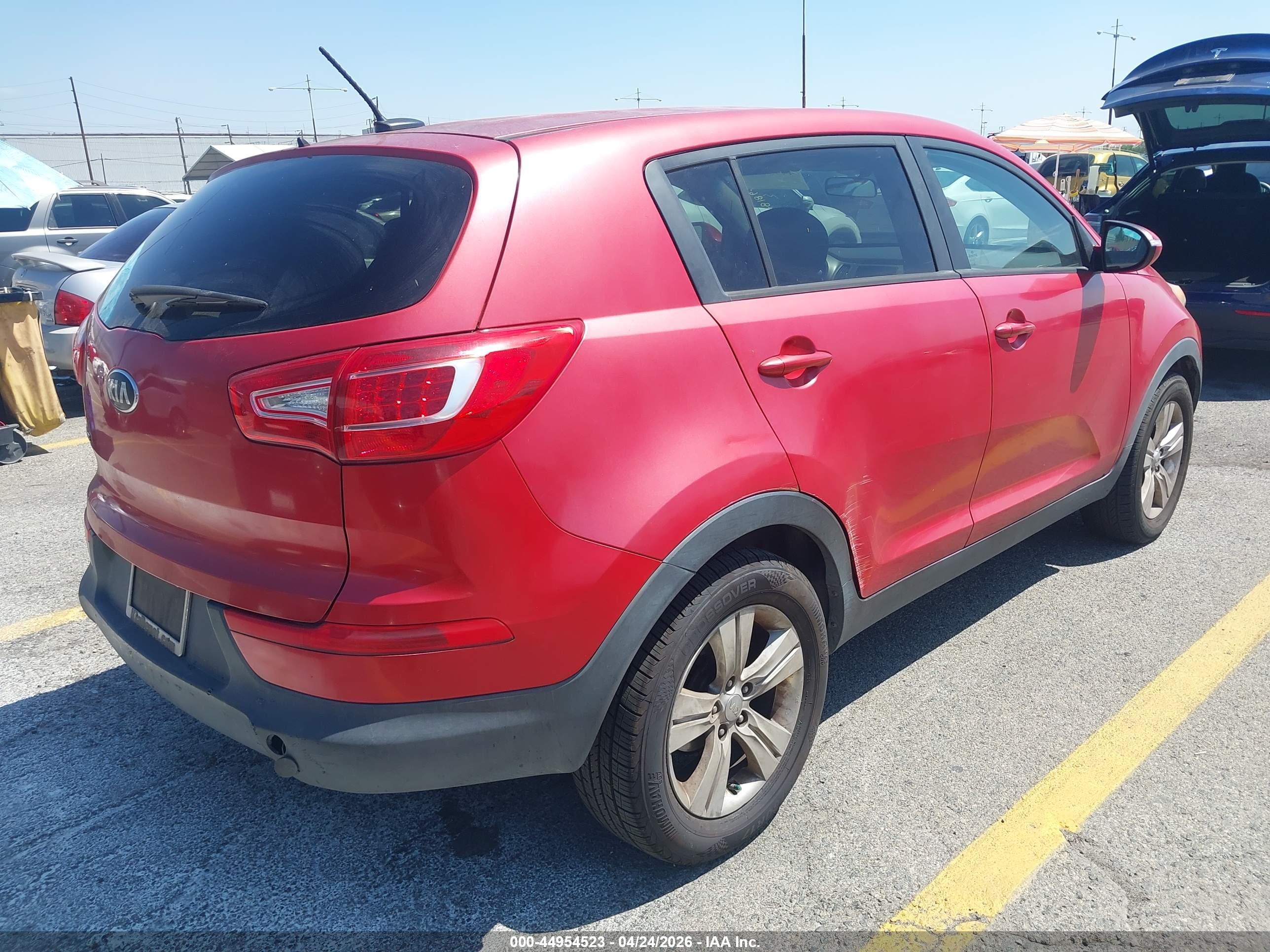 KIA SPORTAGE image 4