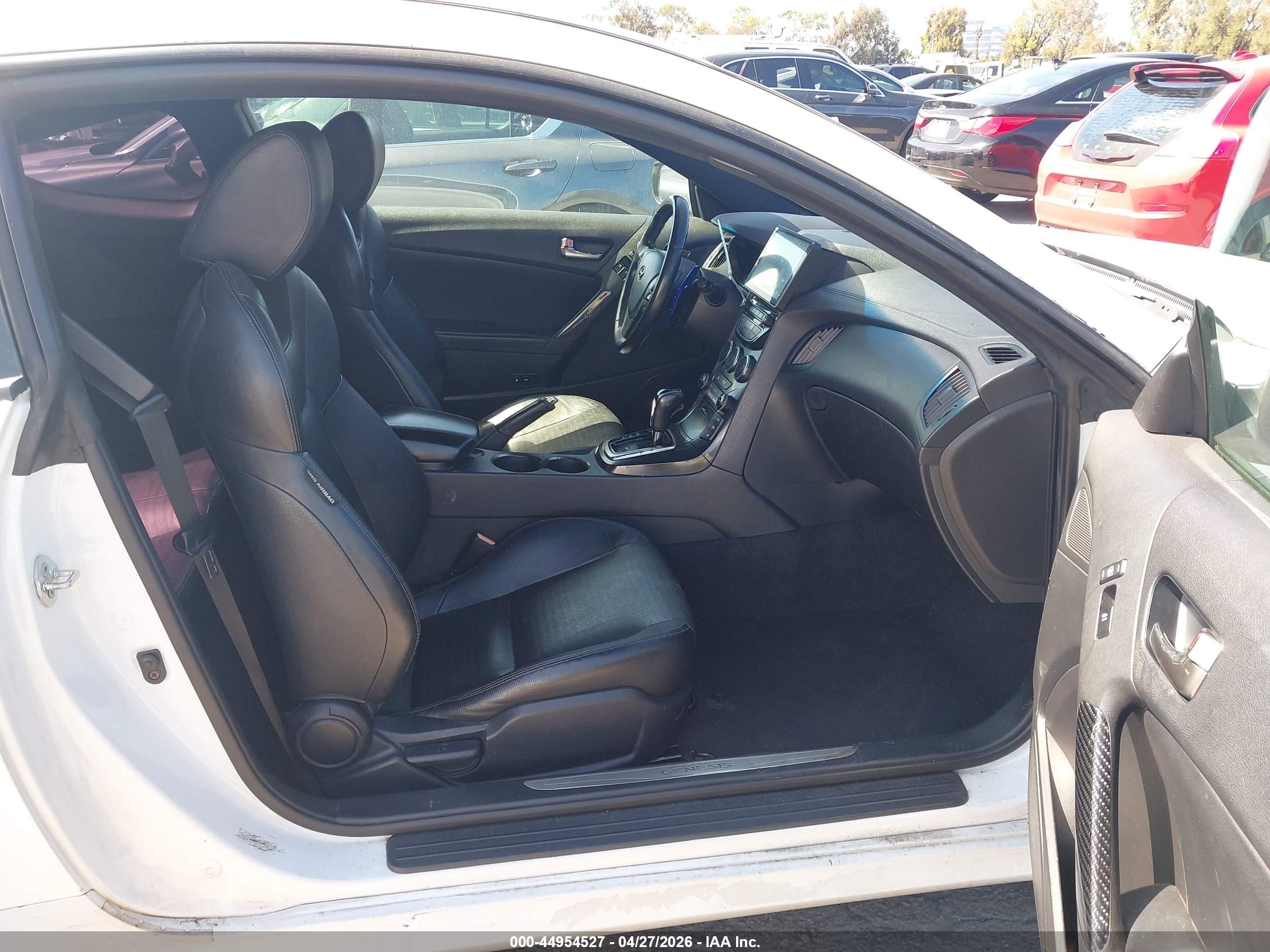 HYUNDAI GENESIS image 5