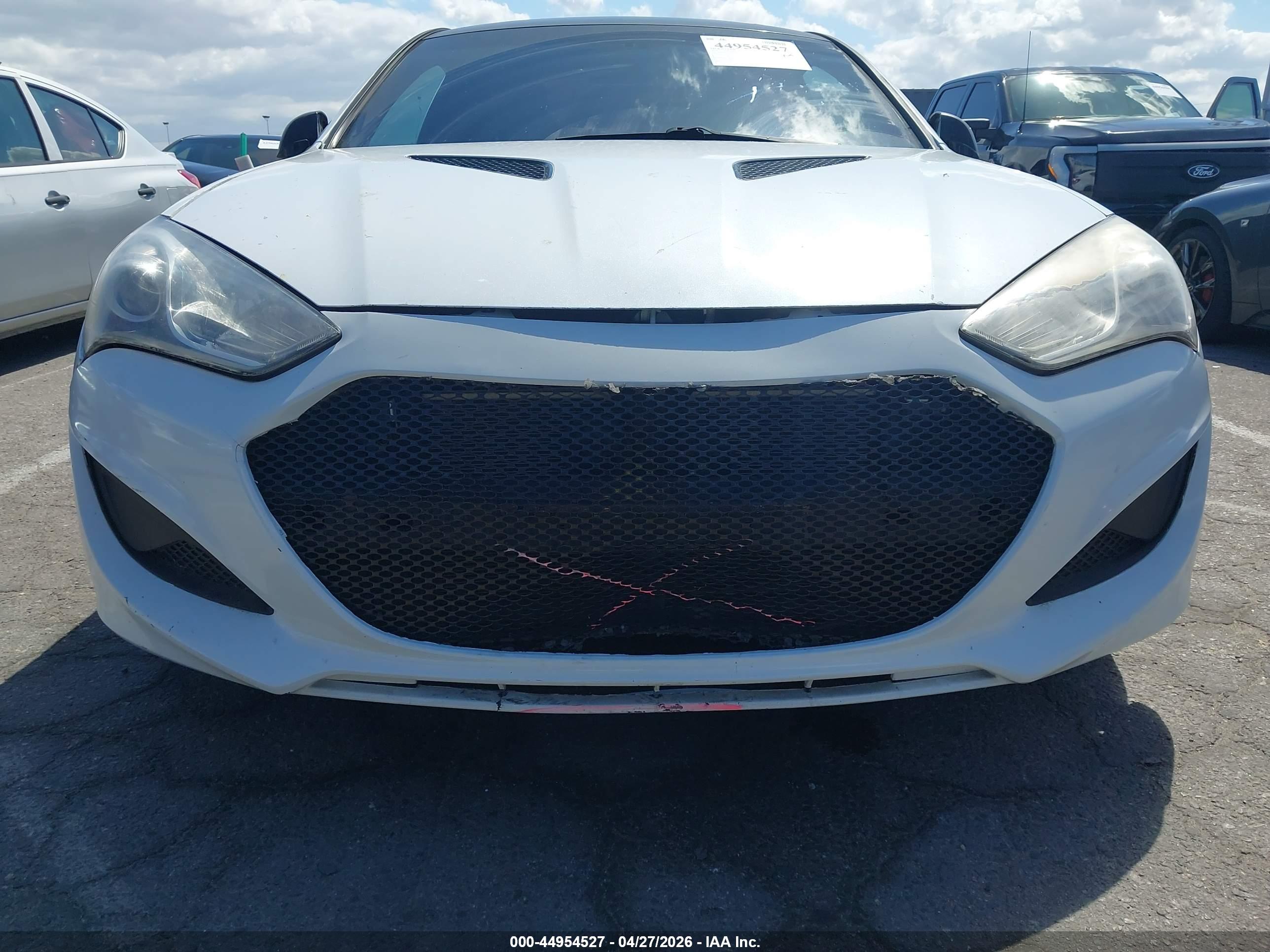 HYUNDAI GENESIS image 6