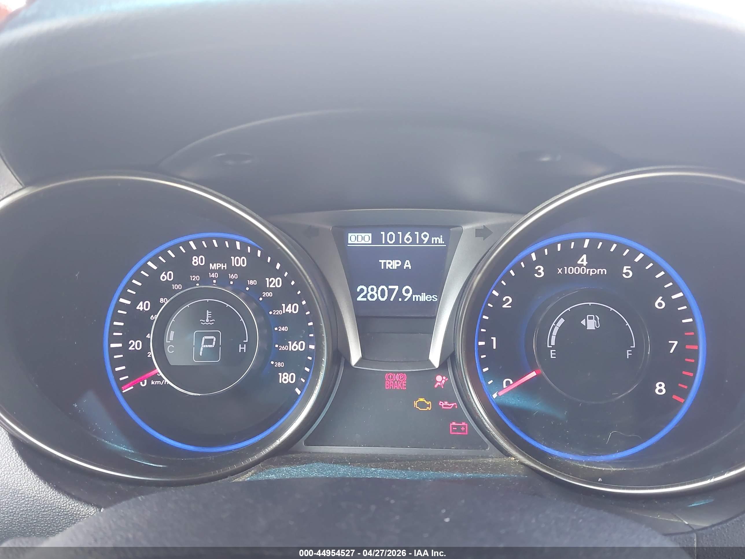 HYUNDAI GENESIS image 7
