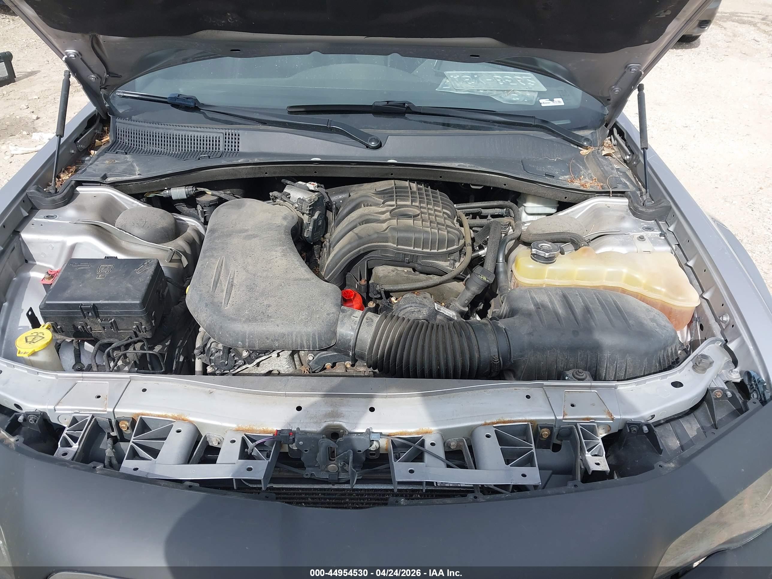 CHRYSLER 300 image 10