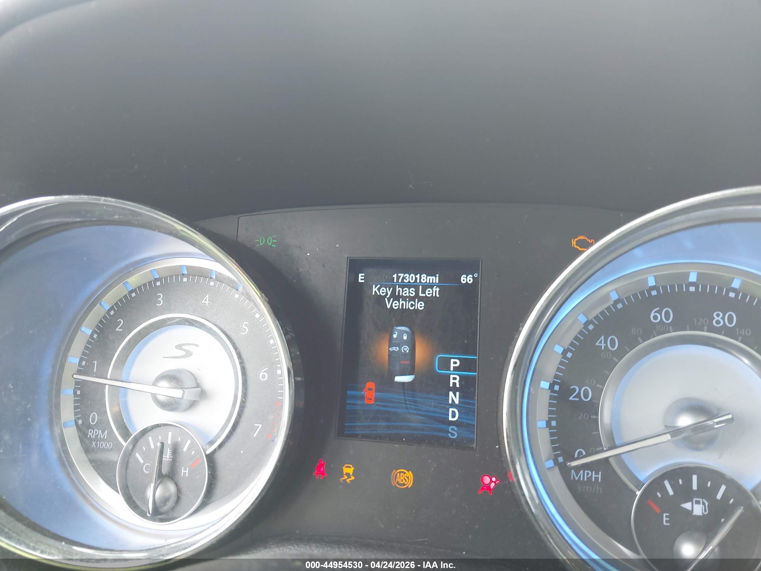 CHRYSLER 300 image 7