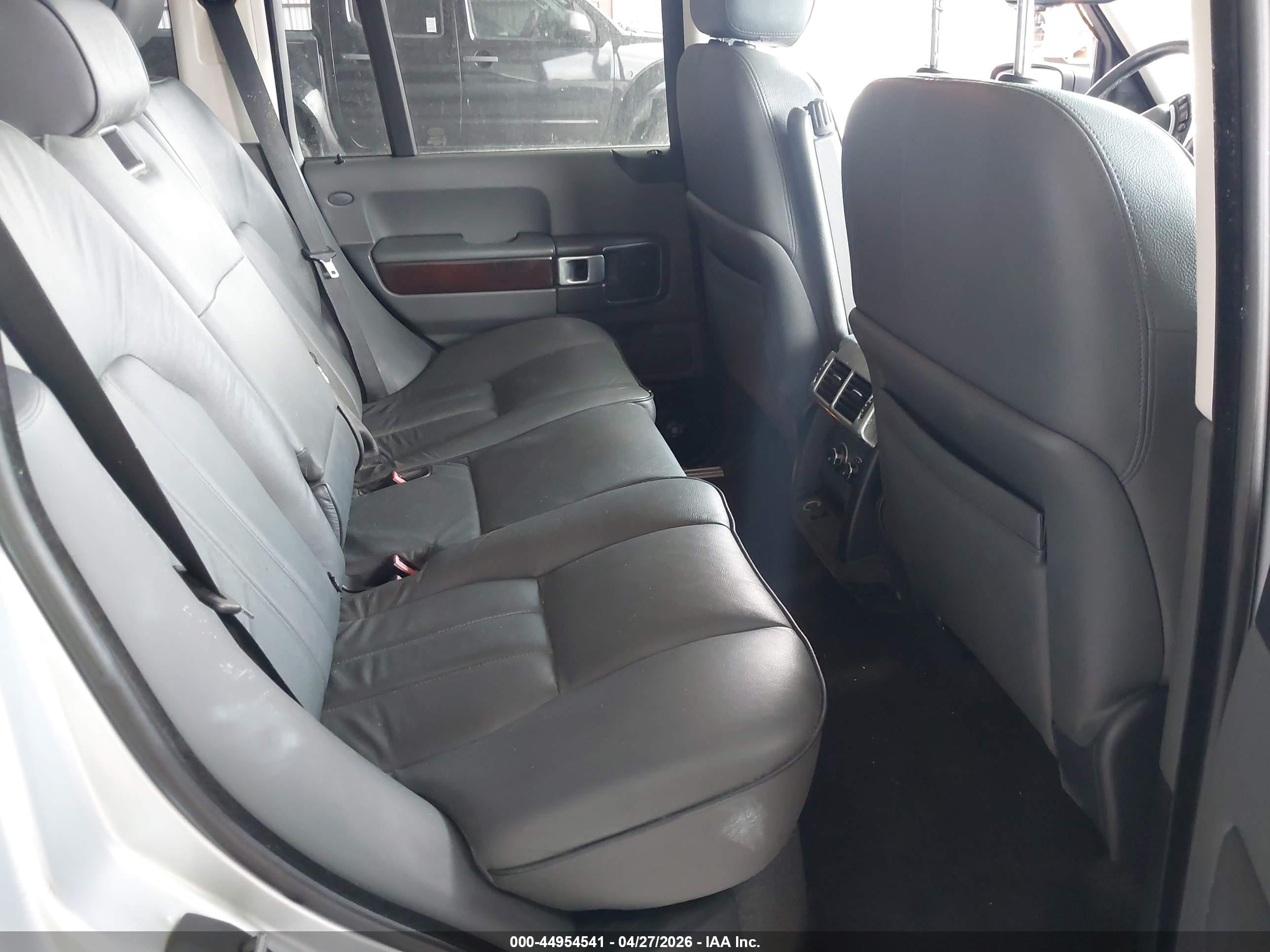 LAND ROVER image 8