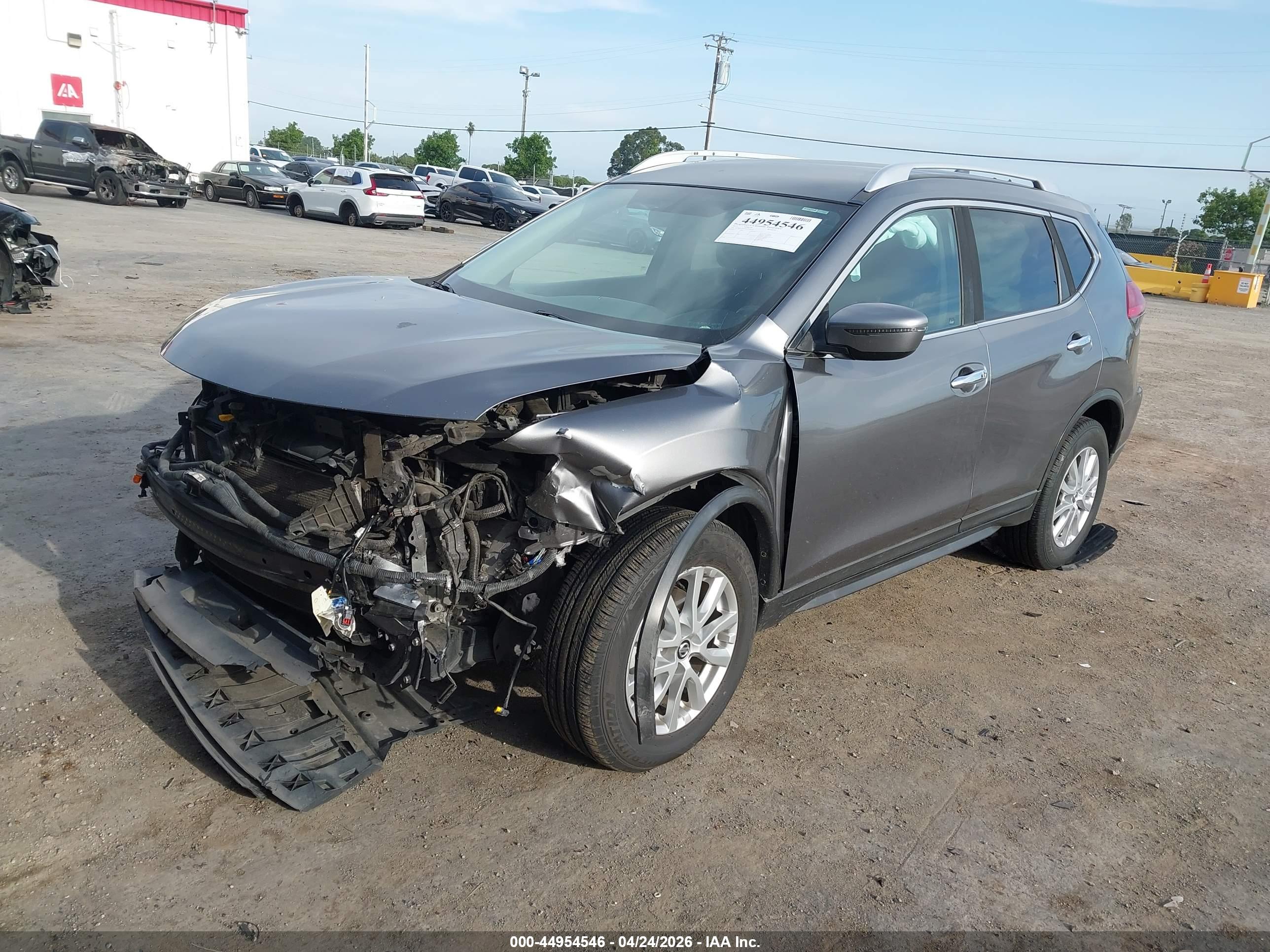 NISSAN ROGUE image 2