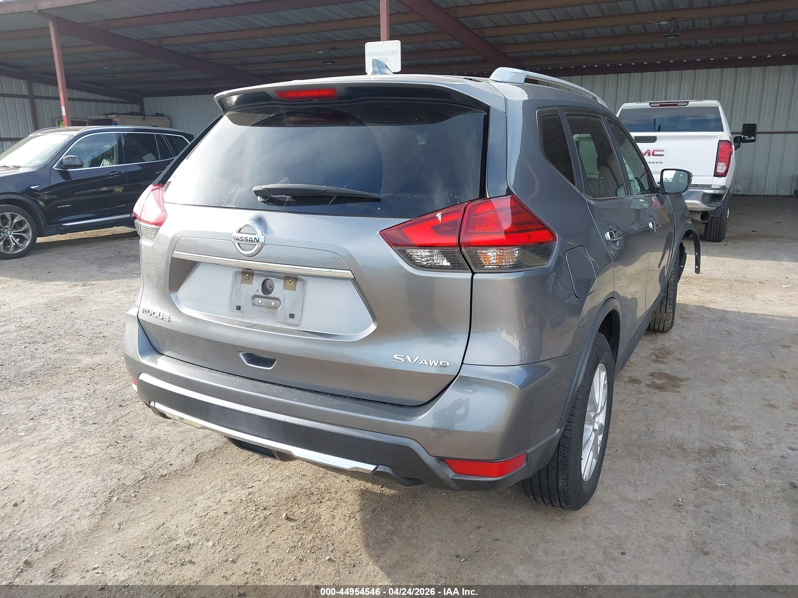 NISSAN ROGUE image 4
