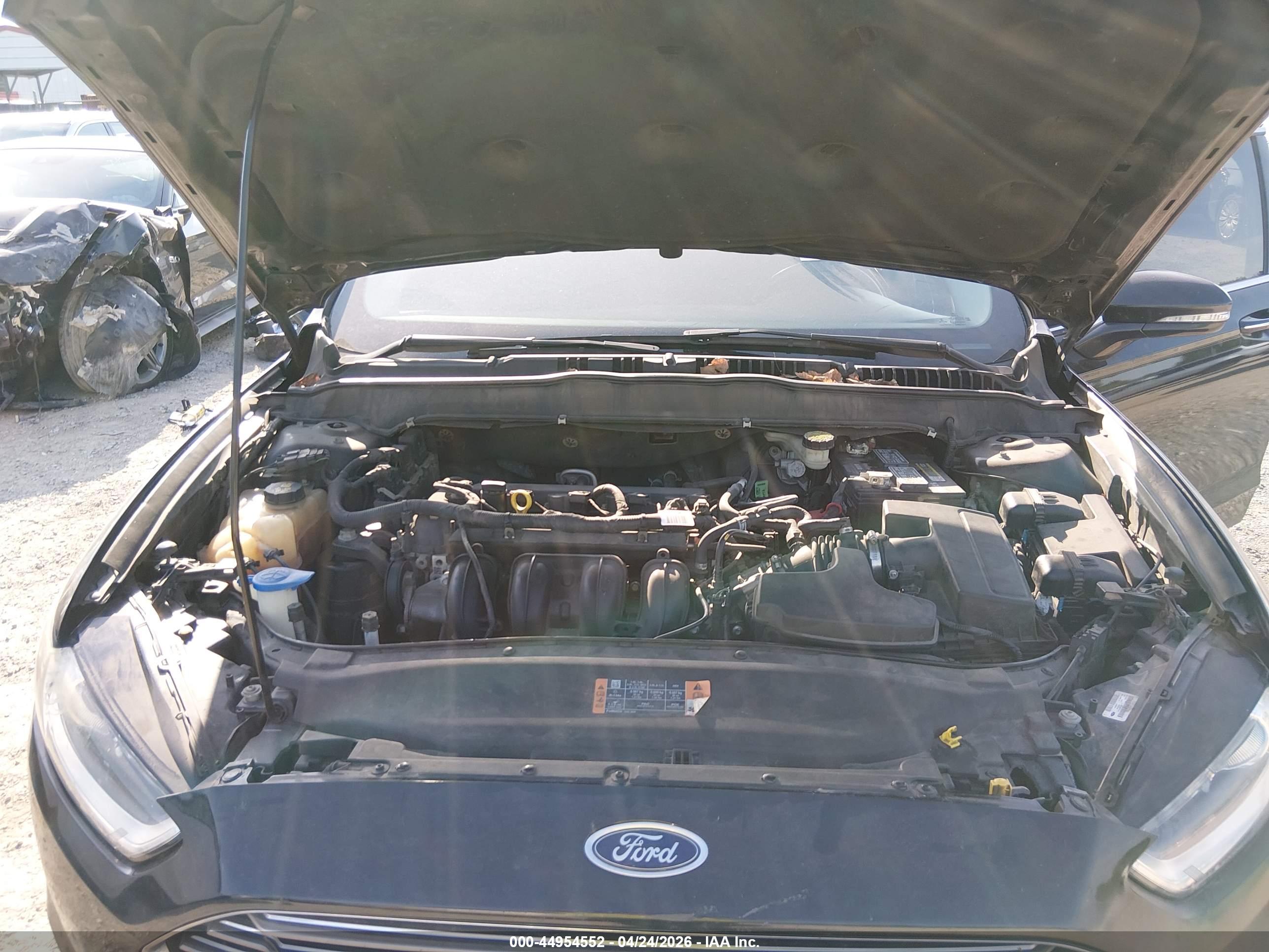 FORD FUSION image 10