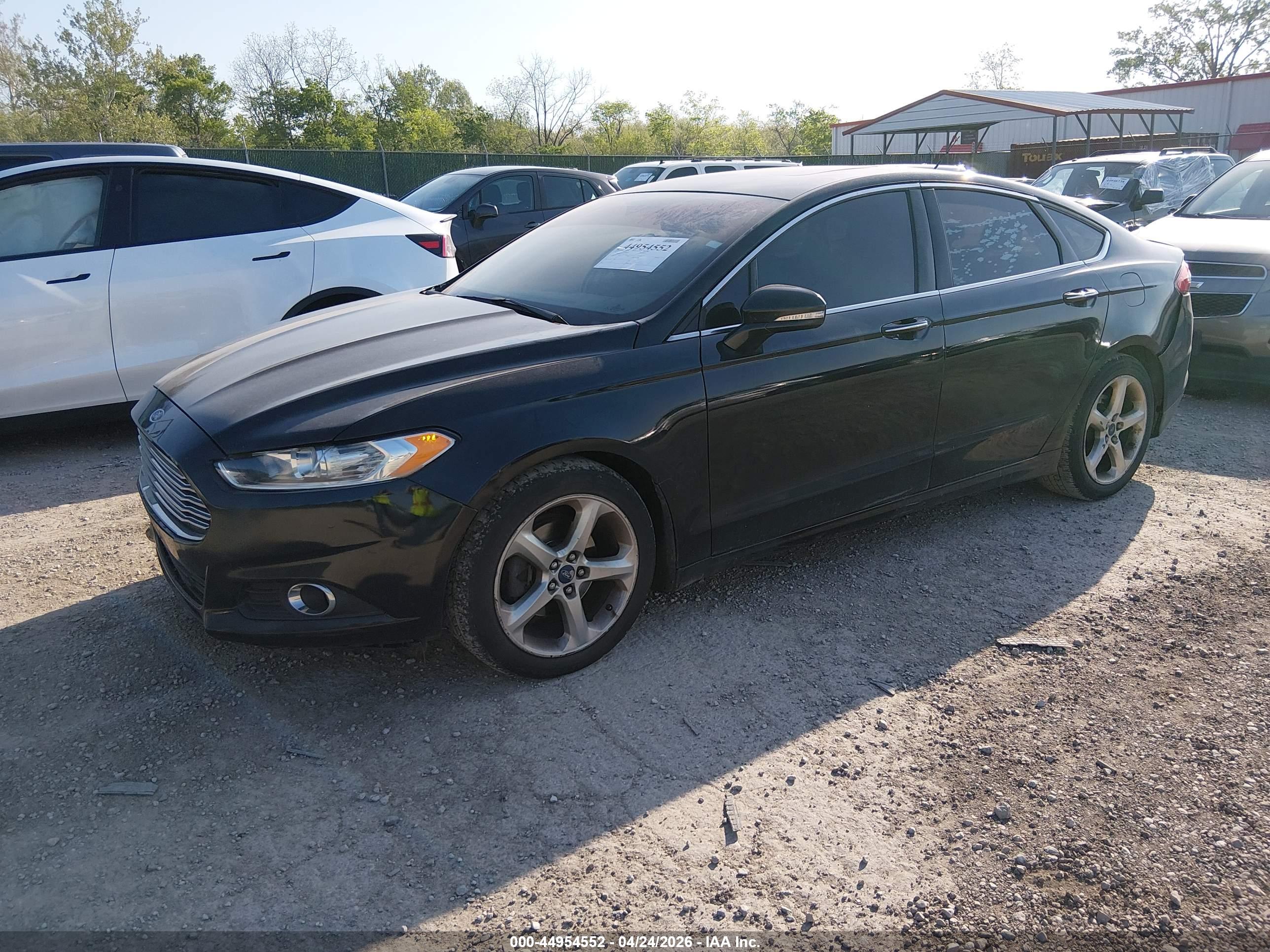 FORD FUSION image 2