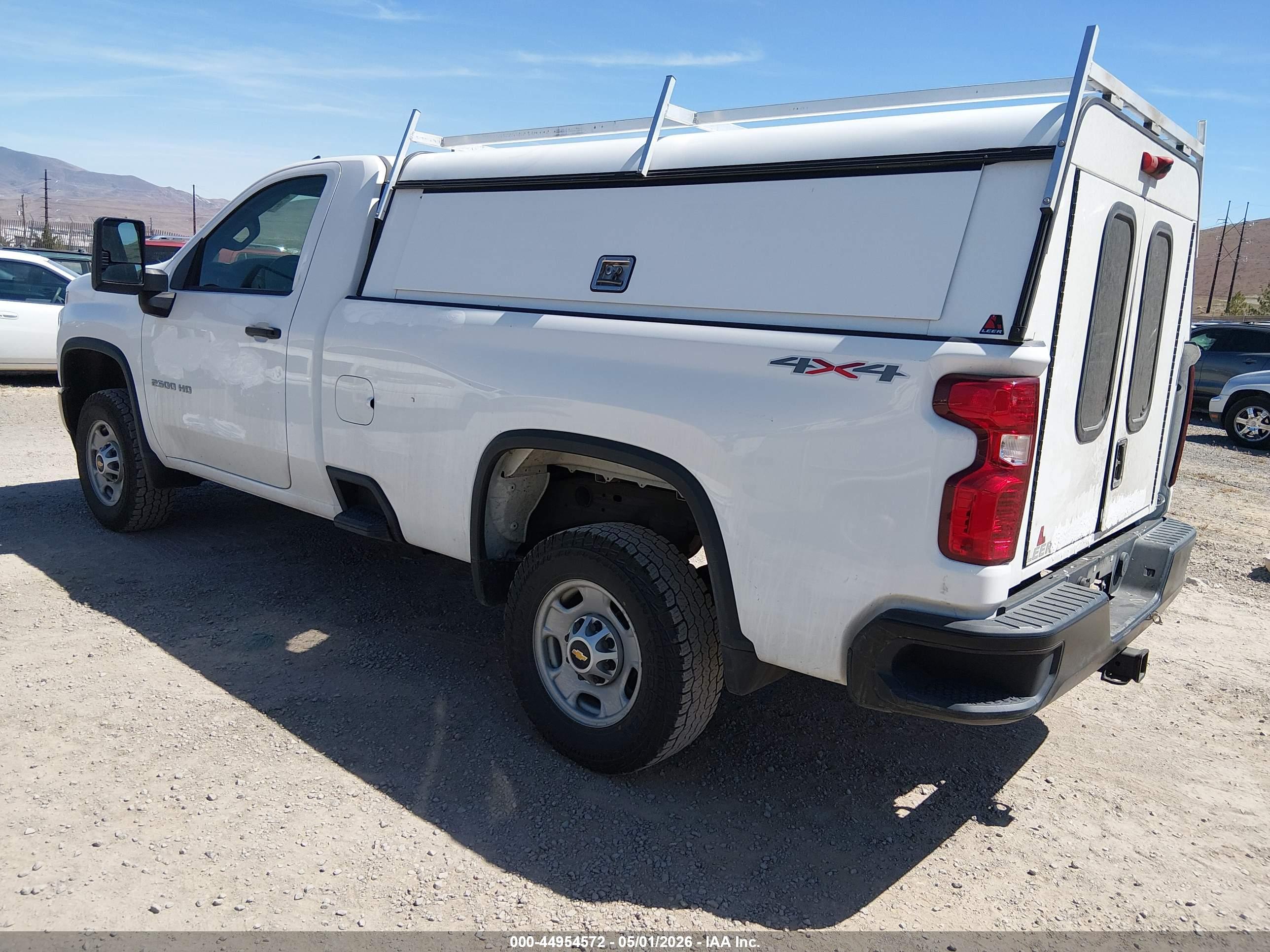 CHEVROLET SILVERADO image 3