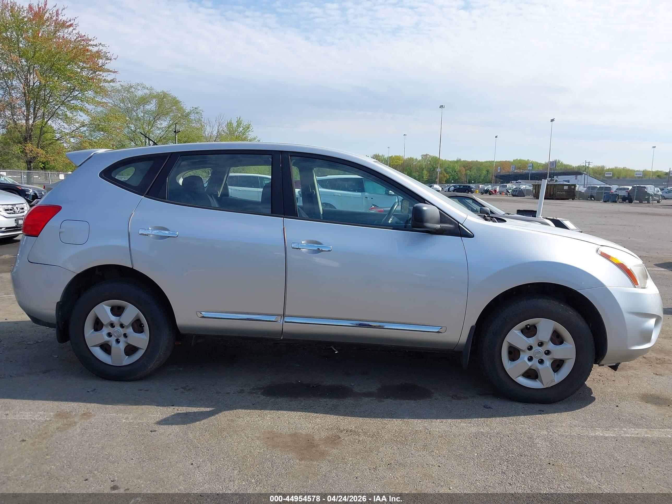 NISSAN ROGUE image 11