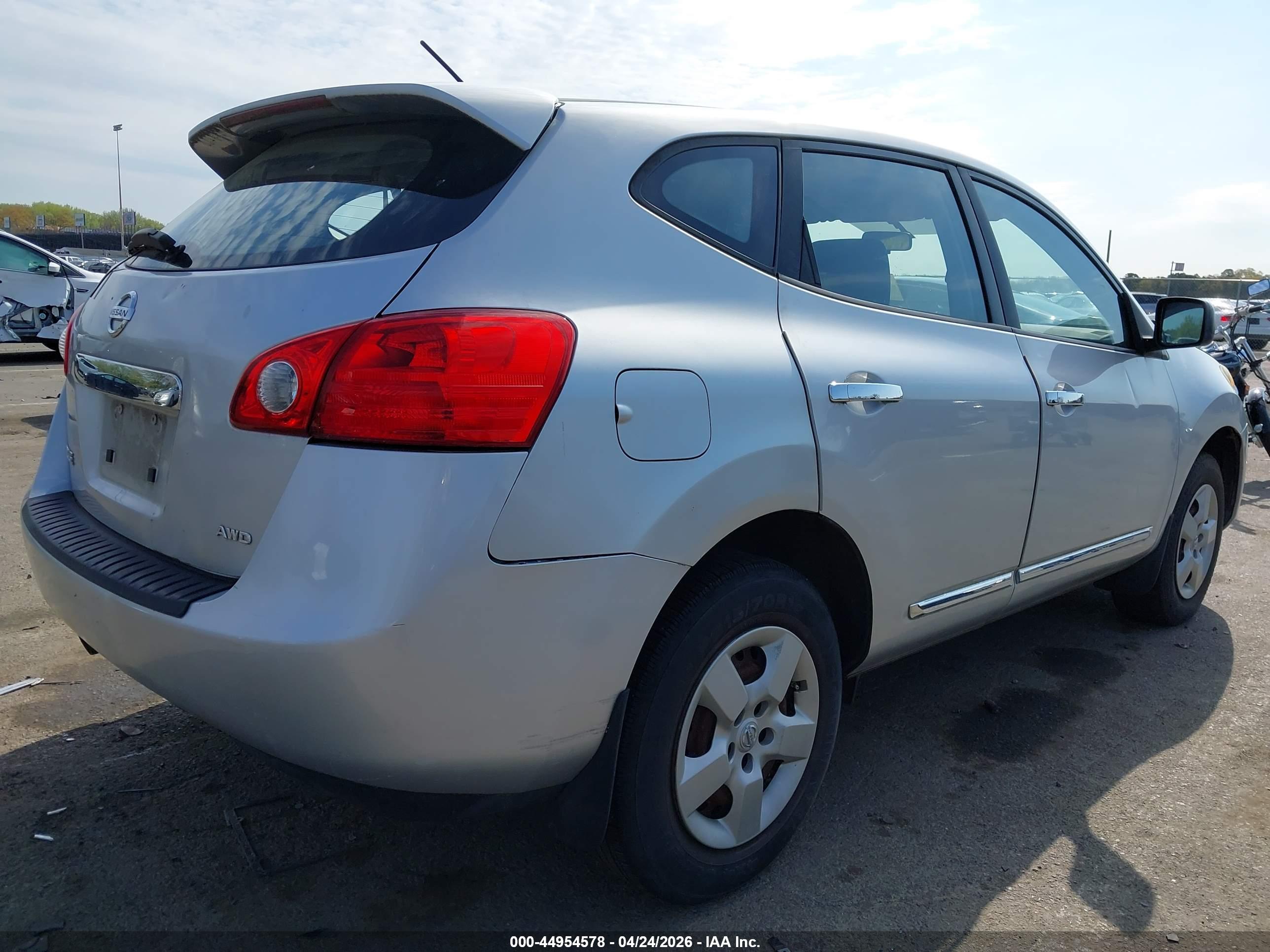 NISSAN ROGUE image 4