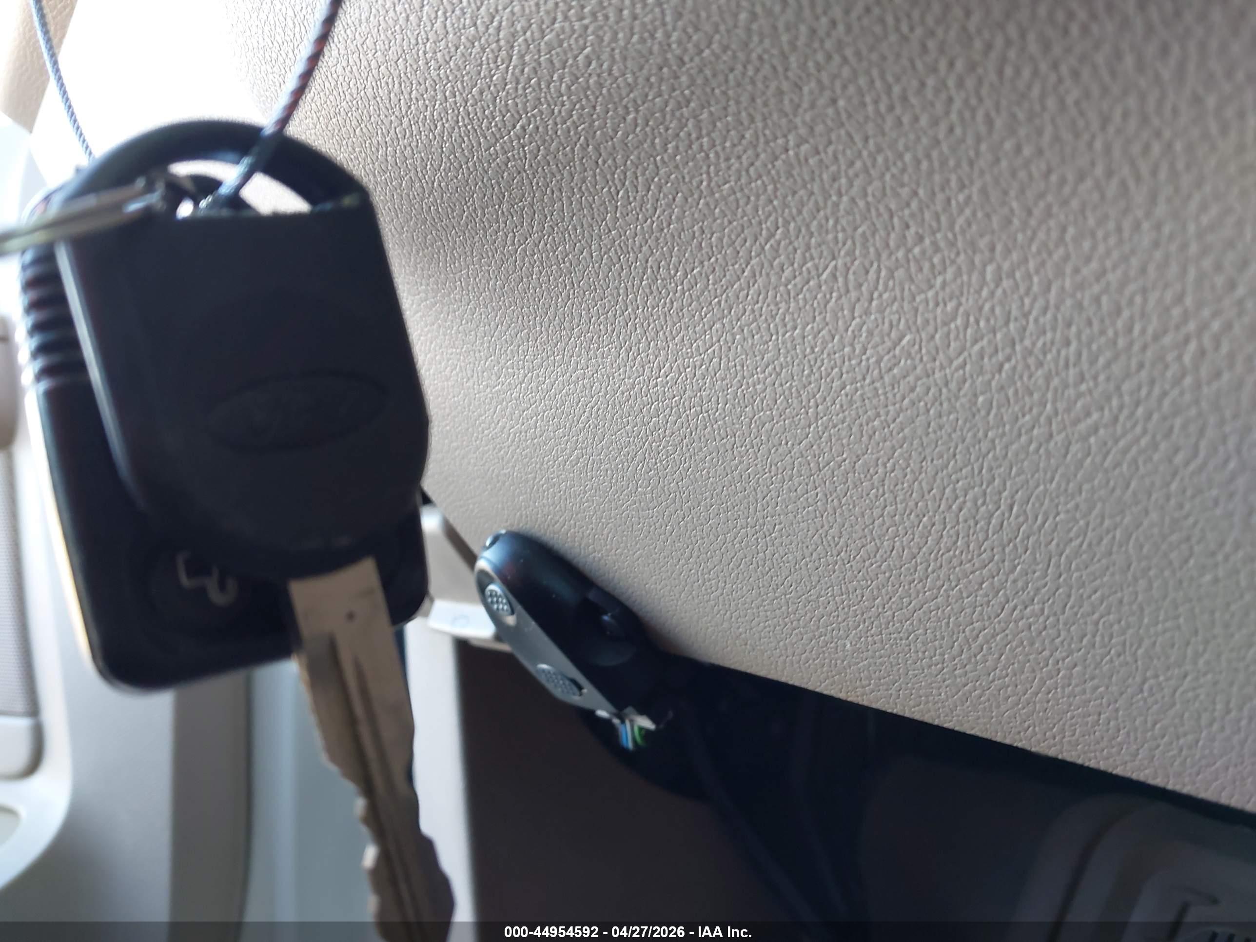 FORD EXPEDITION image 11