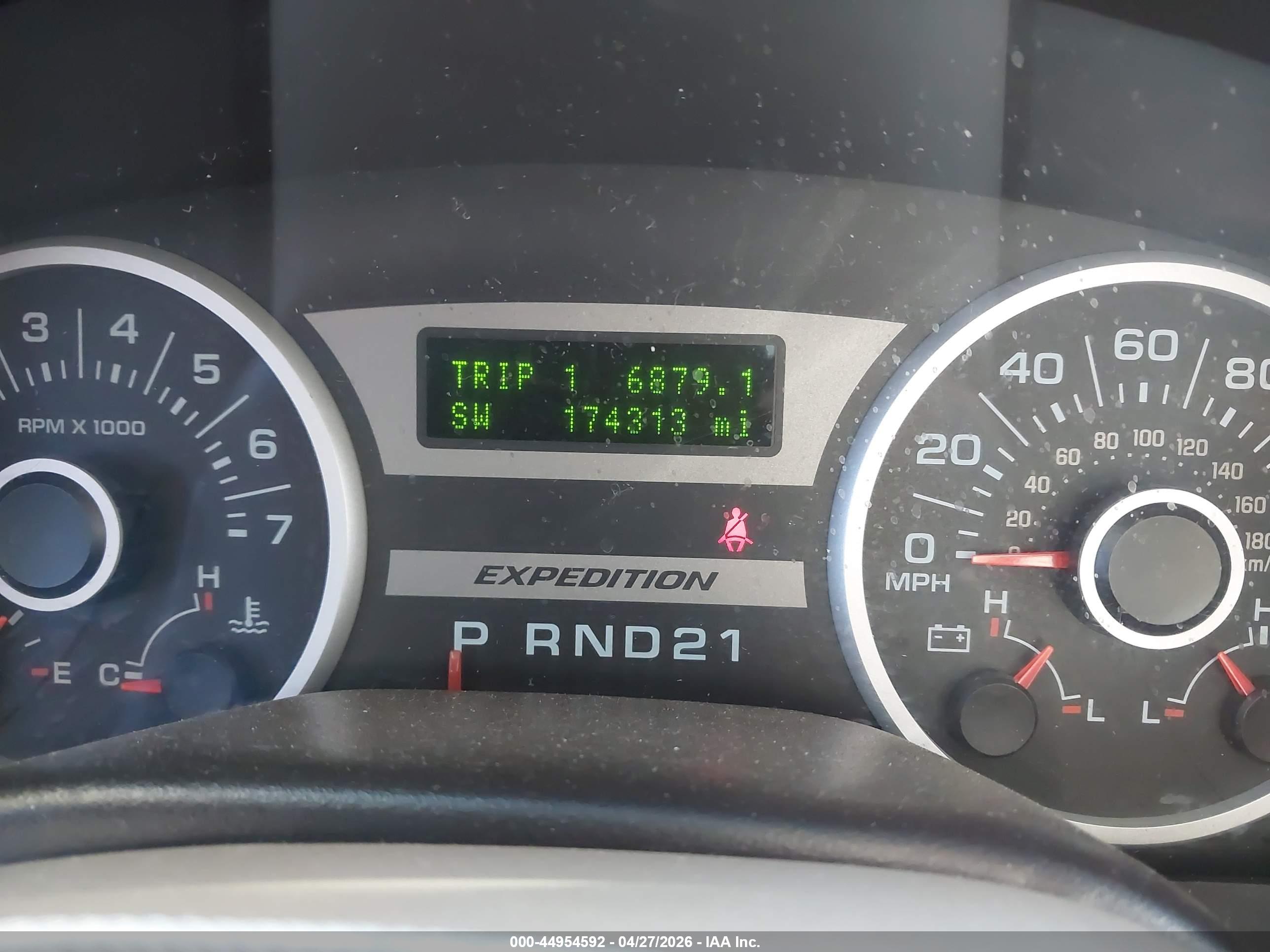 FORD EXPEDITION image 7