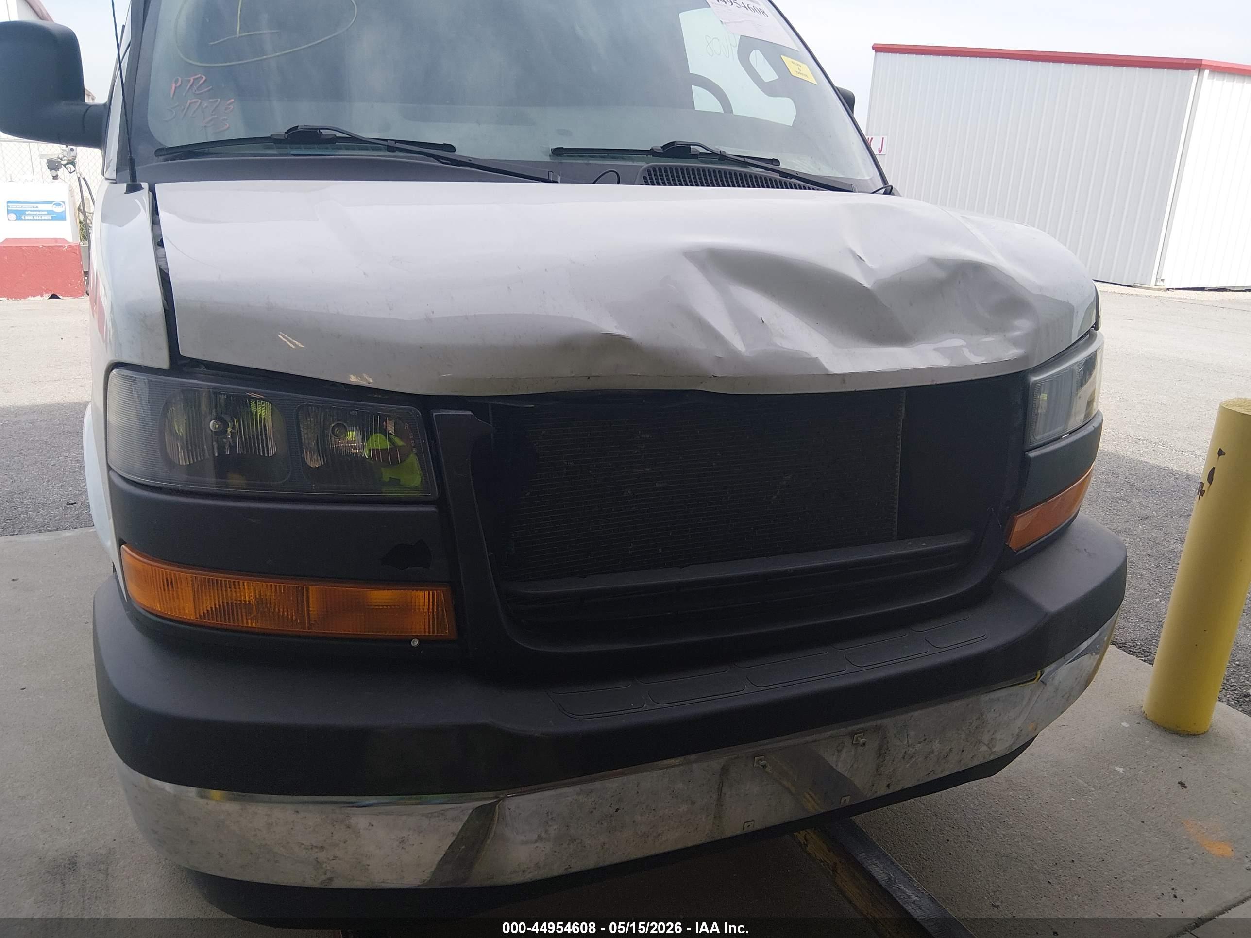 GMC SAVANA image 6