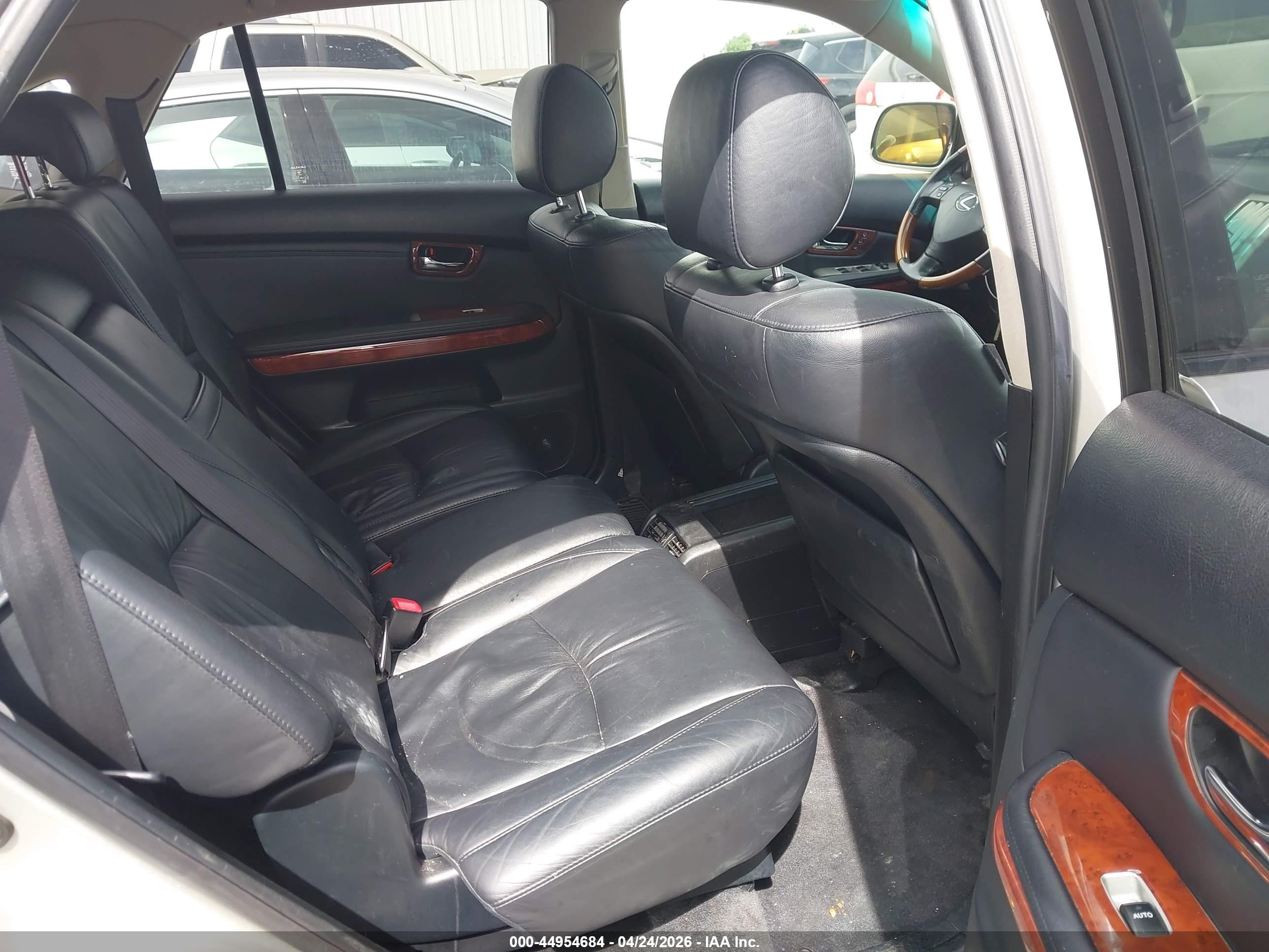 LEXUS RX image 8