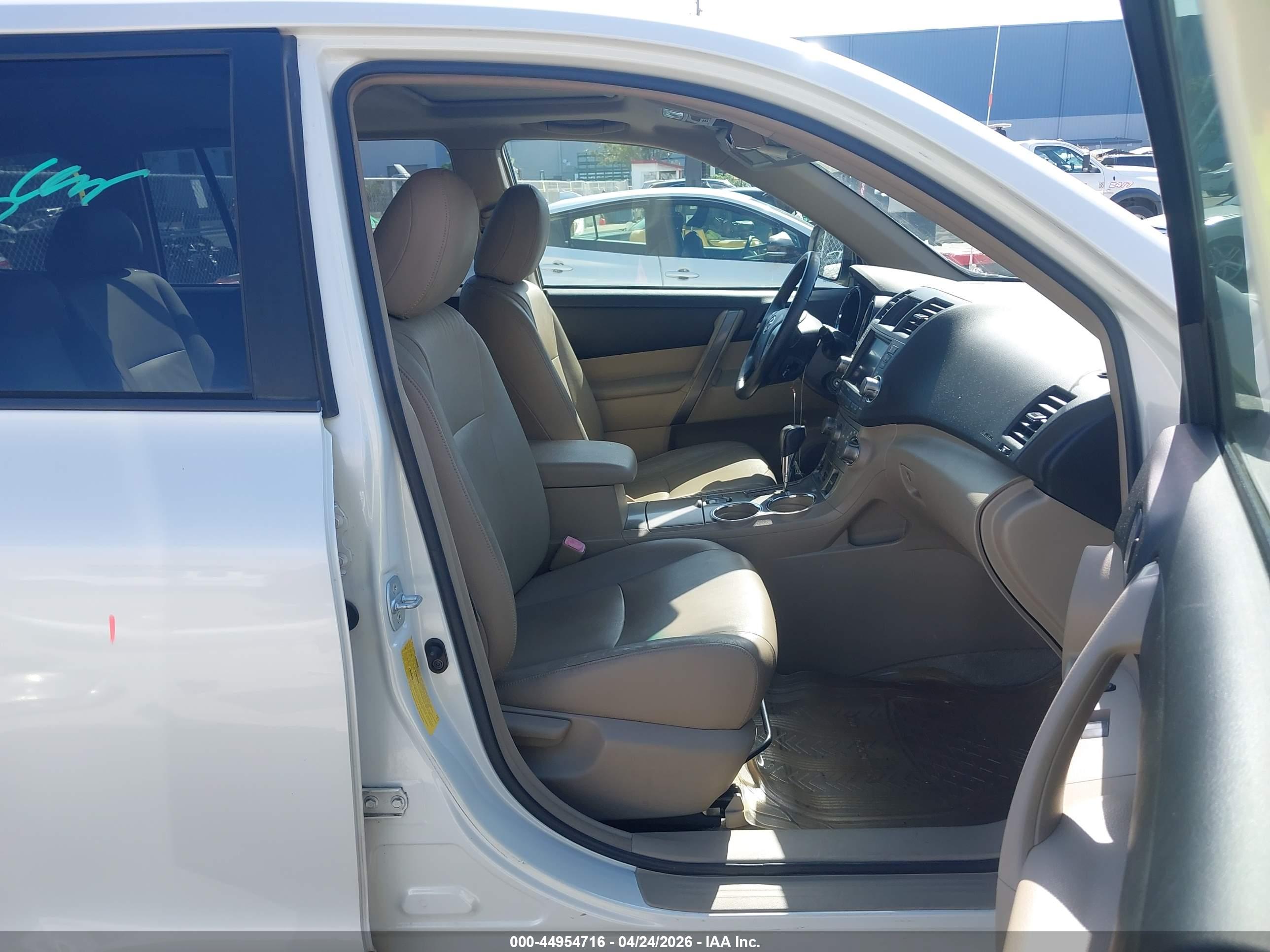 TOYOTA HIGHLANDER image 5
