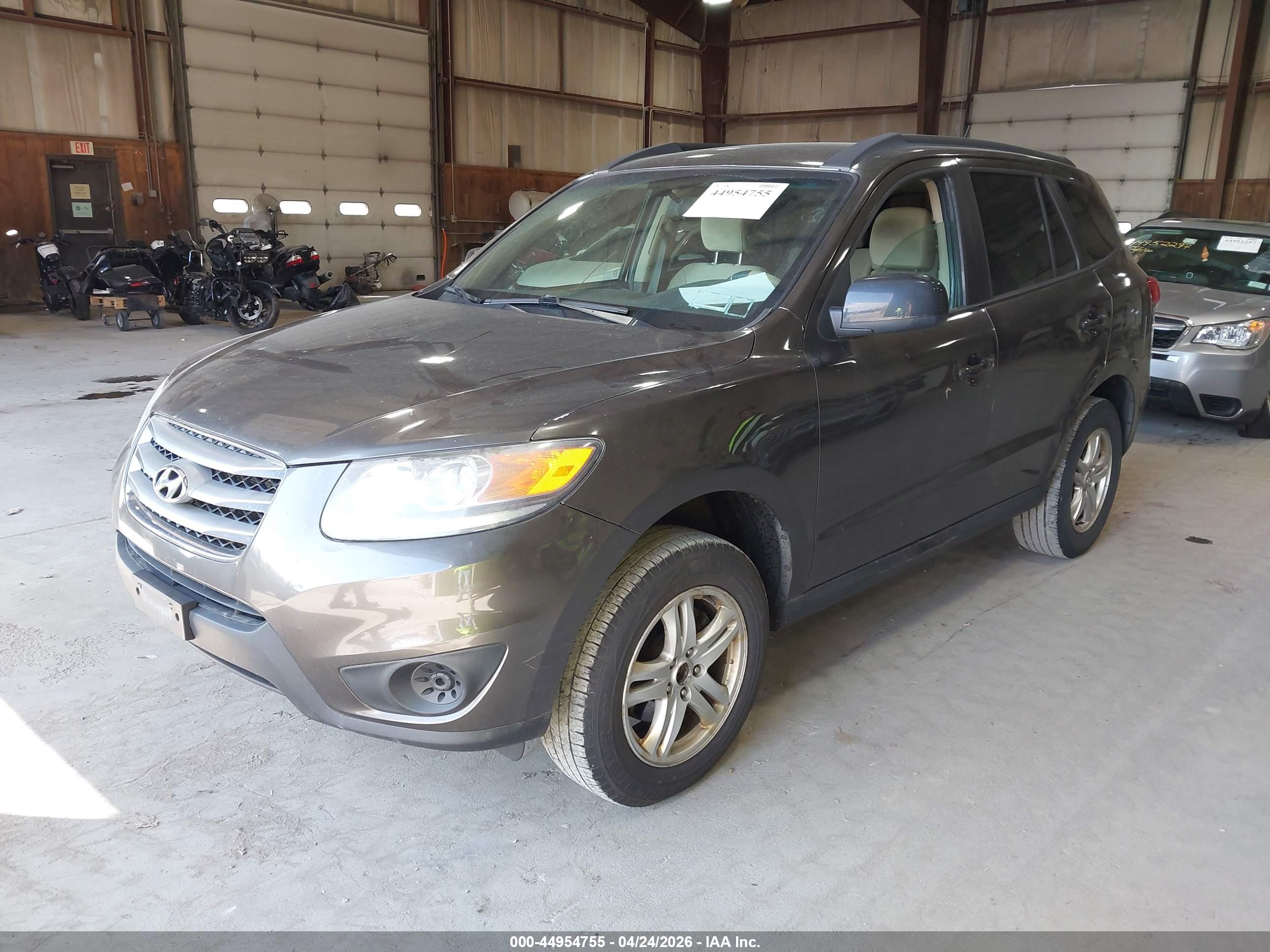 HYUNDAI SANTA image 2