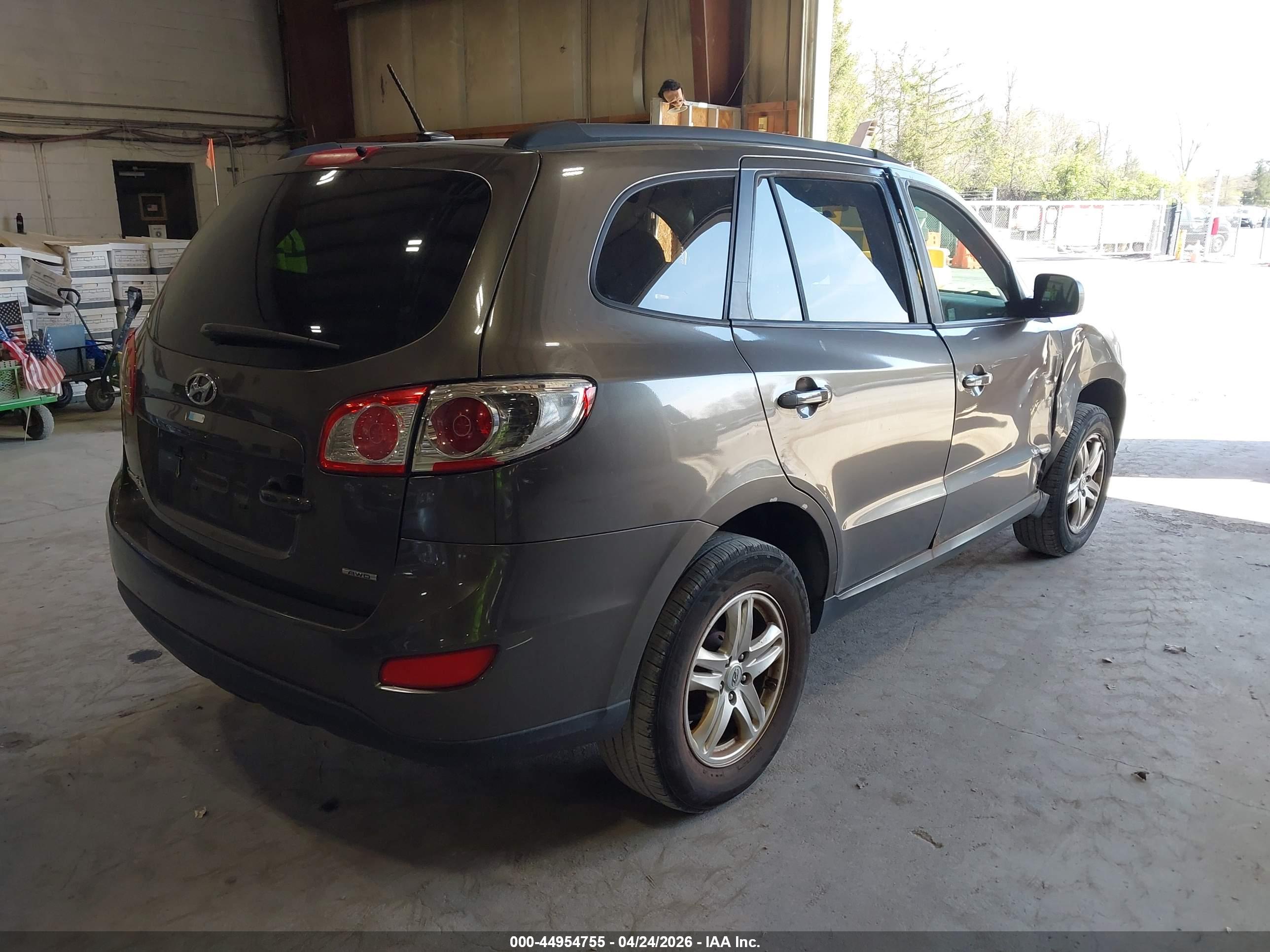 HYUNDAI SANTA image 4