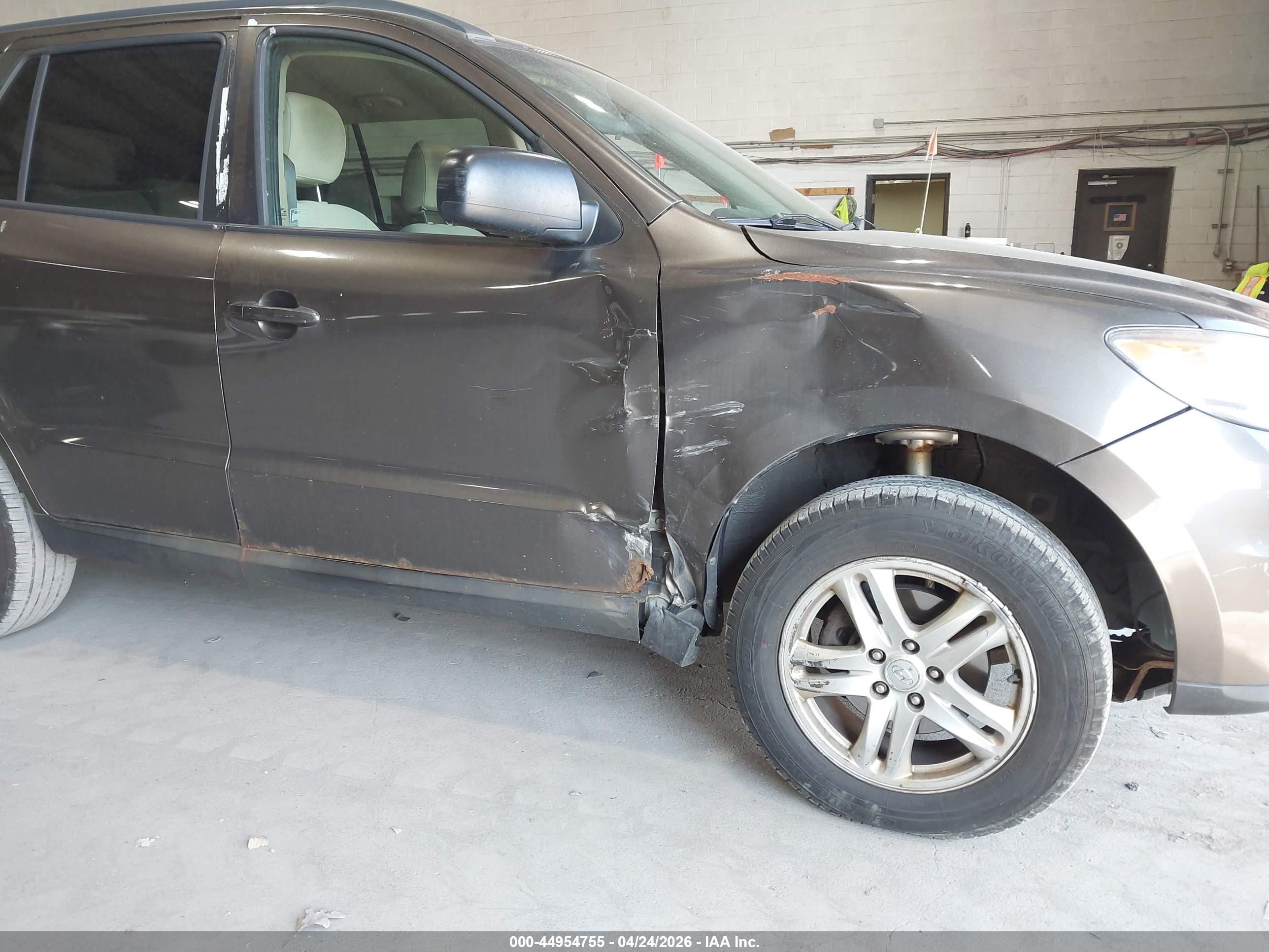 HYUNDAI SANTA image 6
