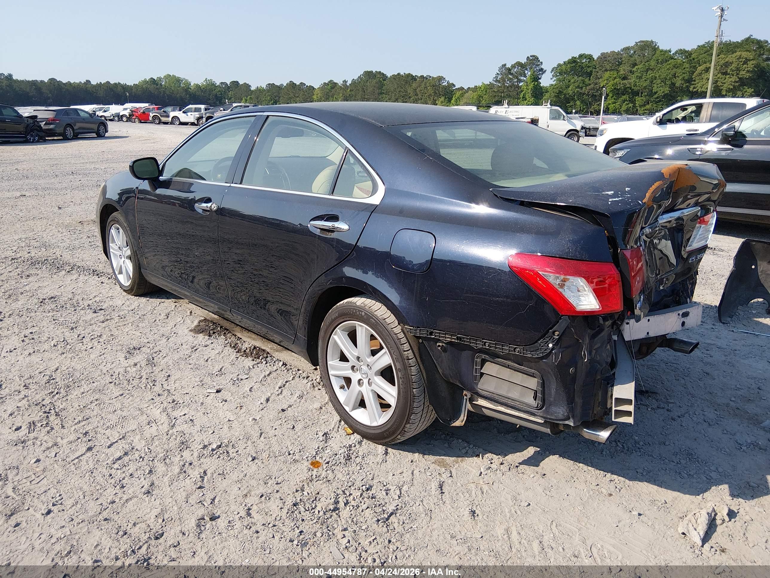 LEXUS ES image 3