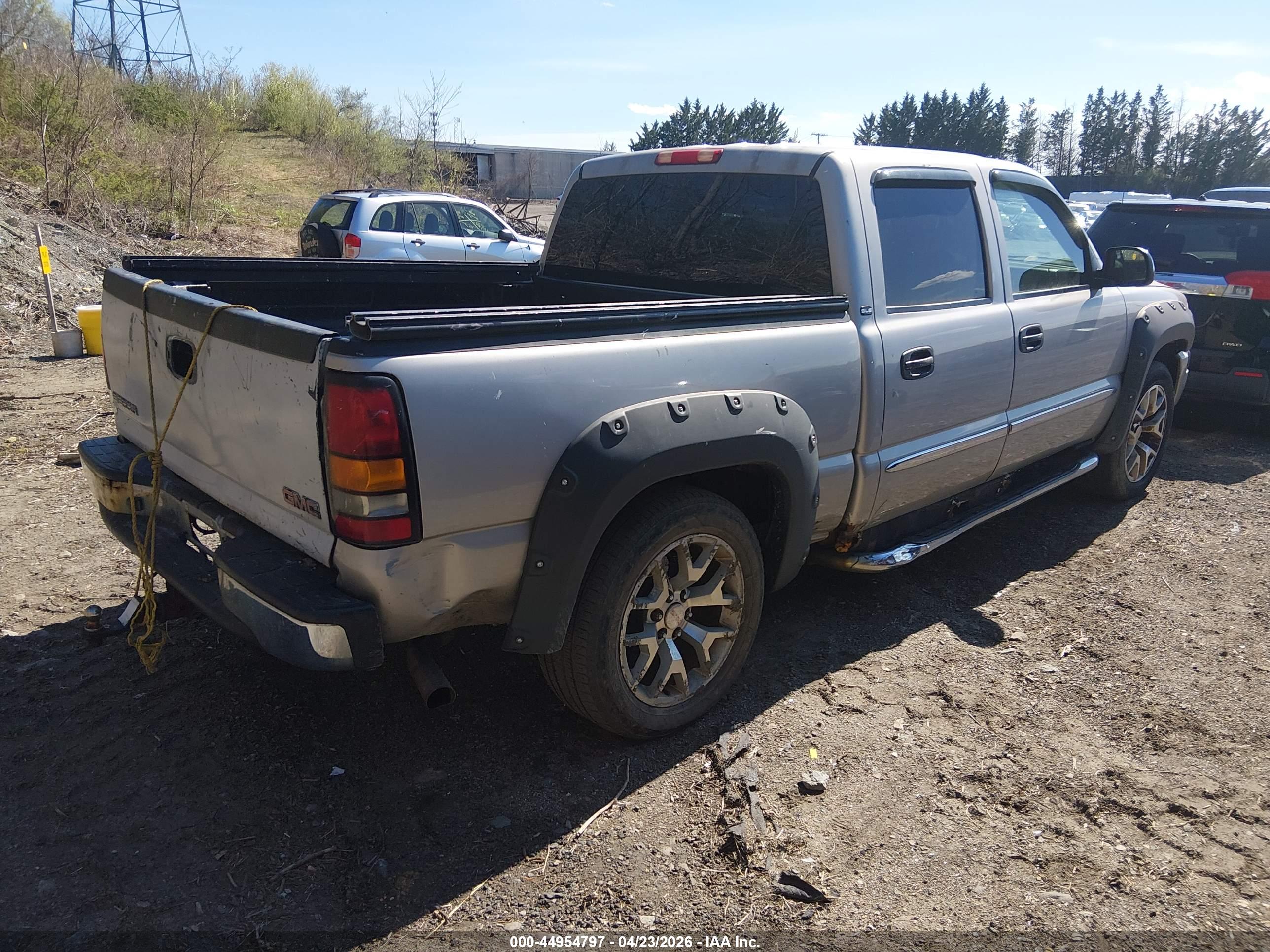 GMC SIERRA image 4