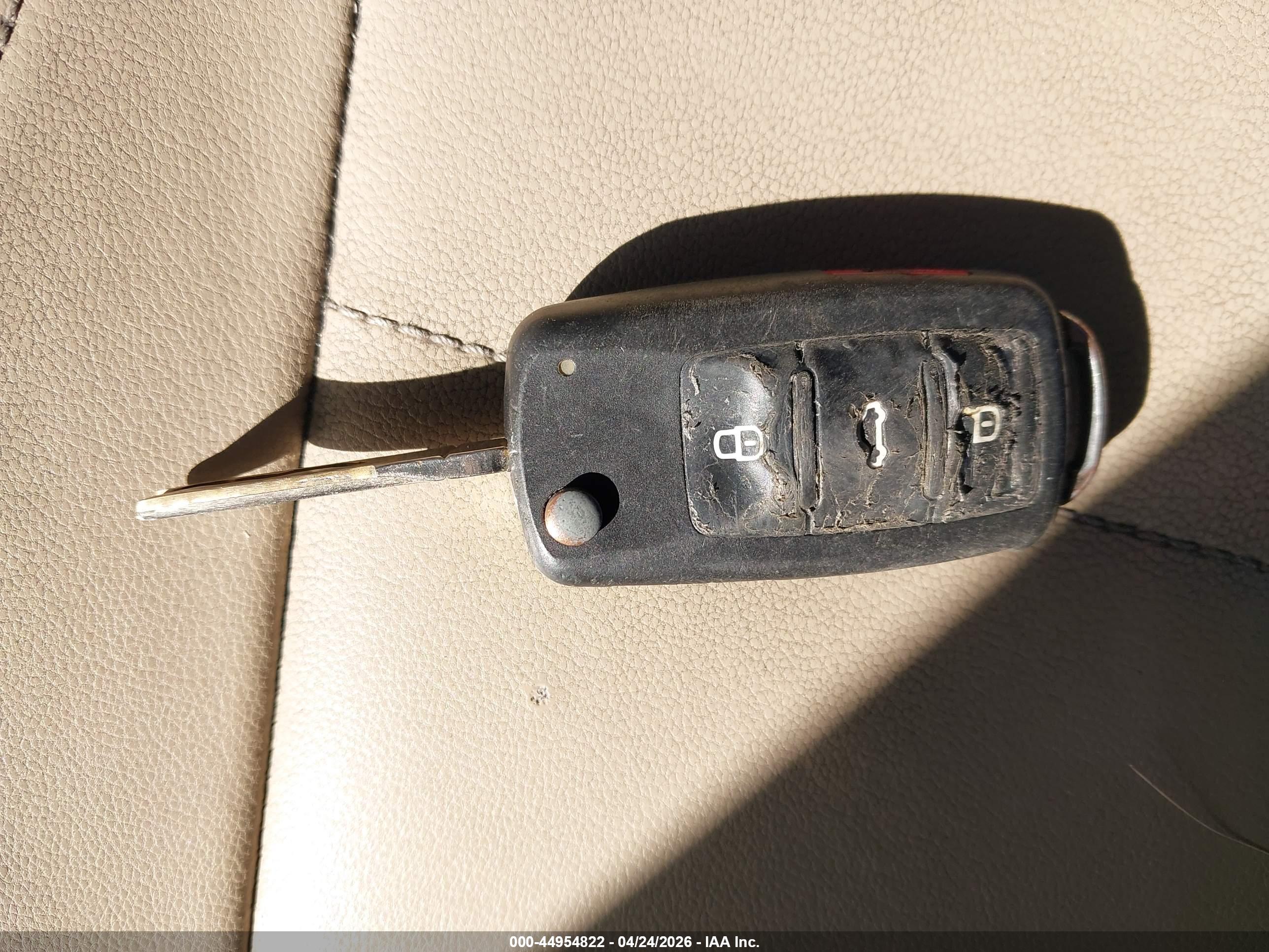 VOLKSWAGEN BEETLE image 11