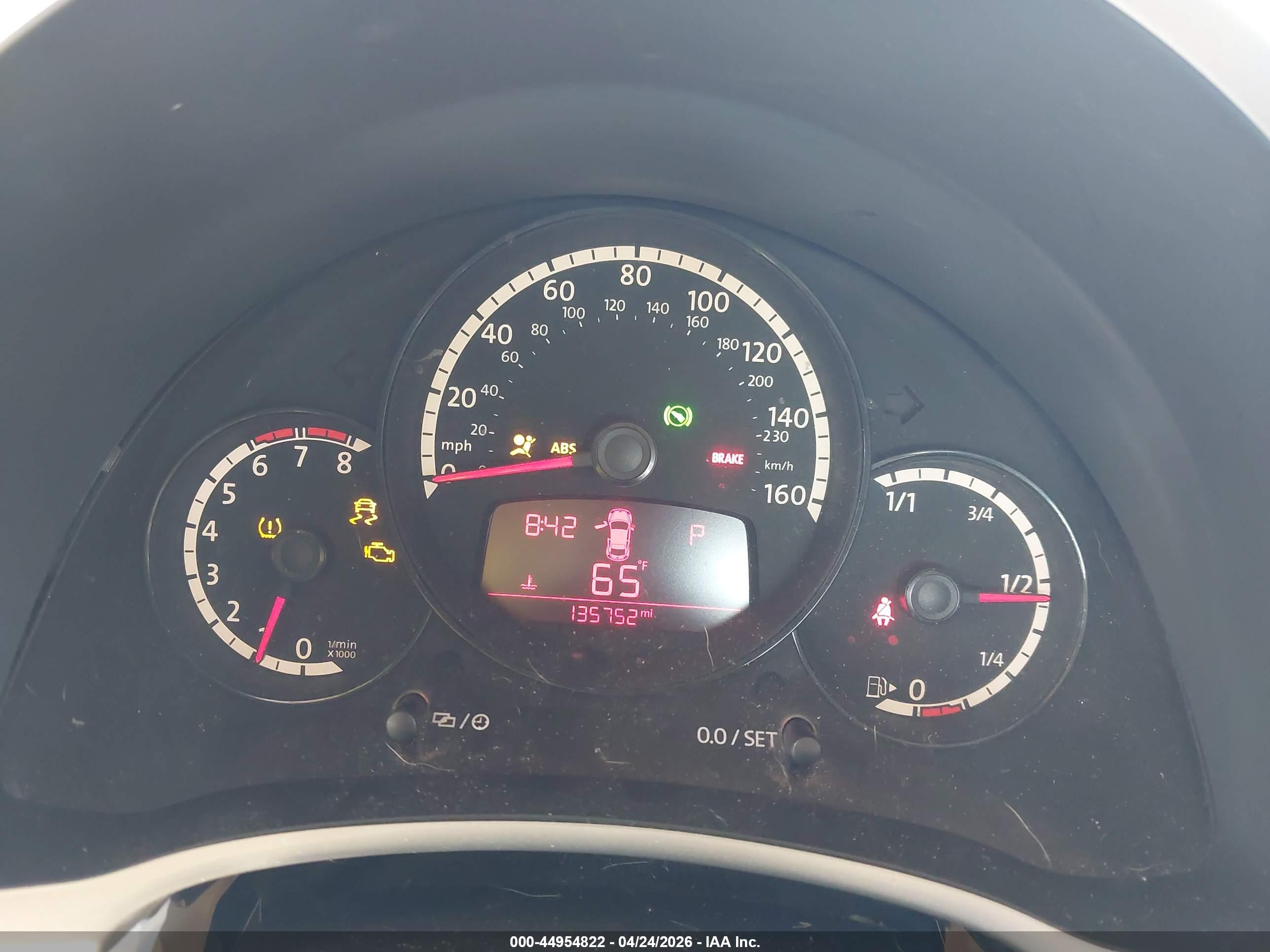VOLKSWAGEN BEETLE image 7