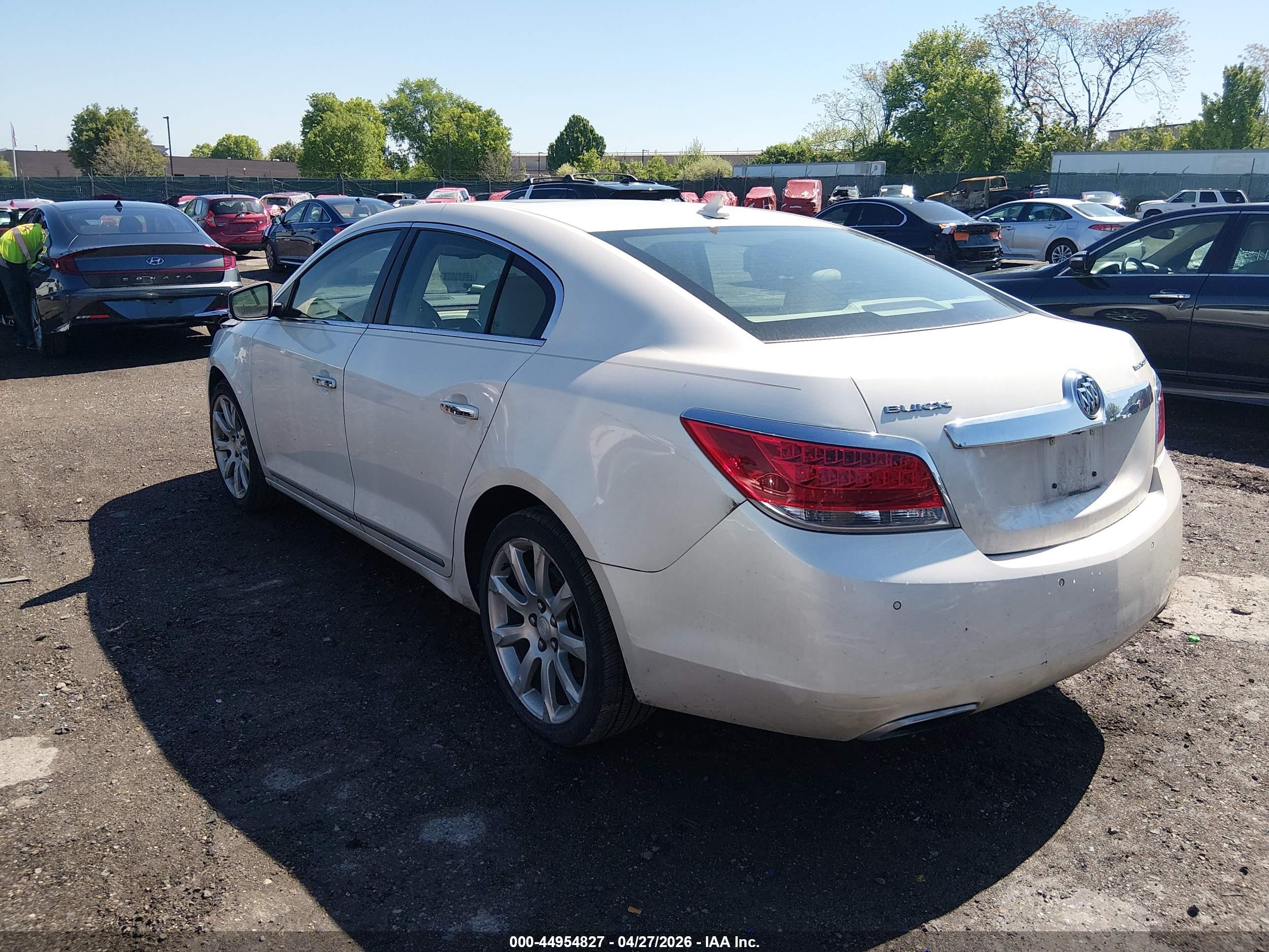 BUICK LACROSSE image 3