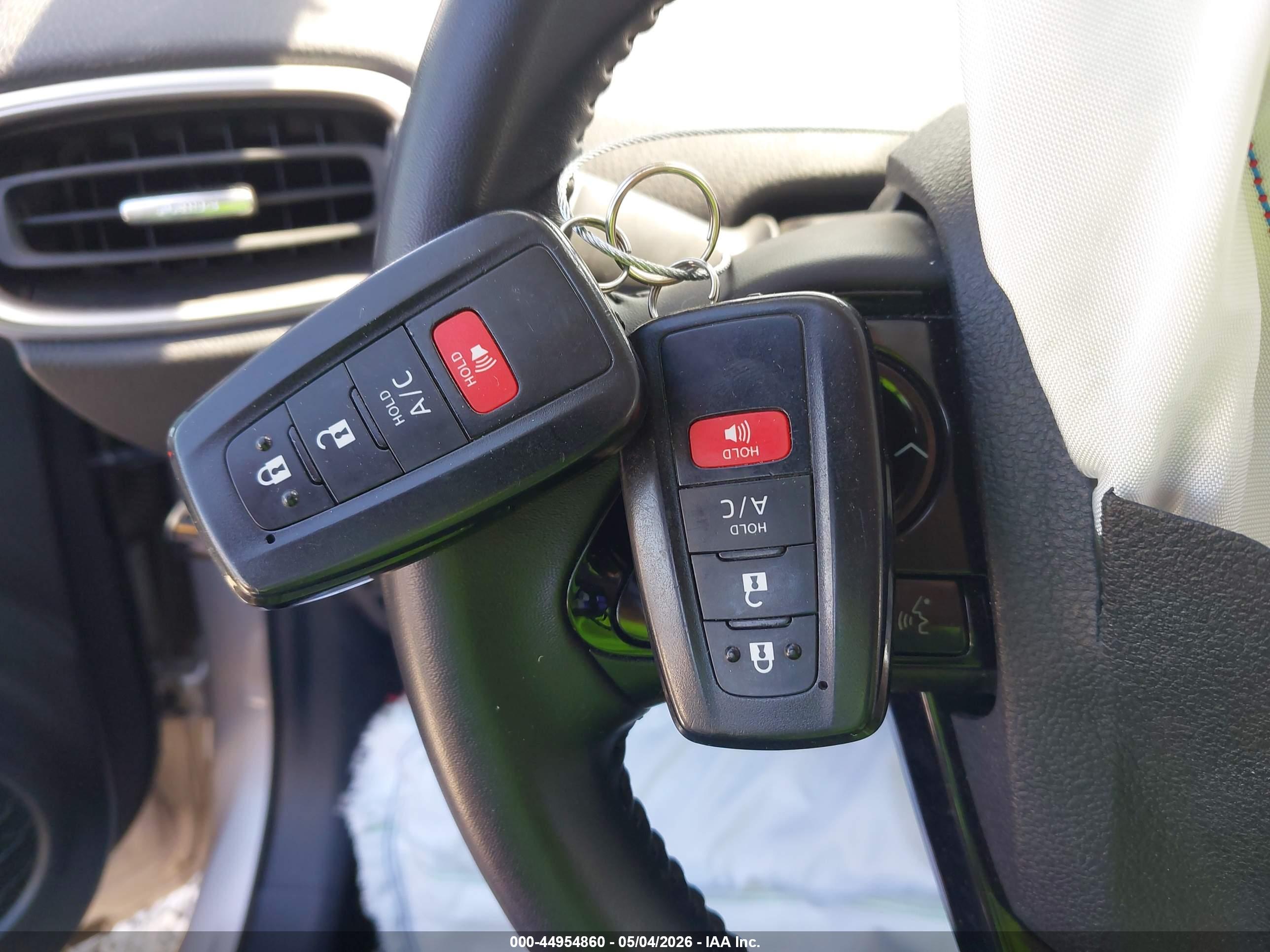 TOYOTA PRIUS image 11