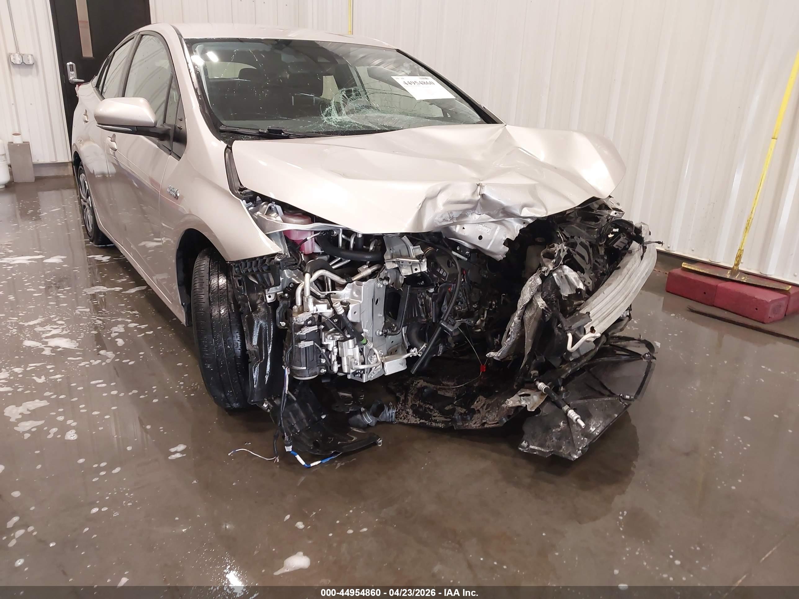TOYOTA PRIUS image 6