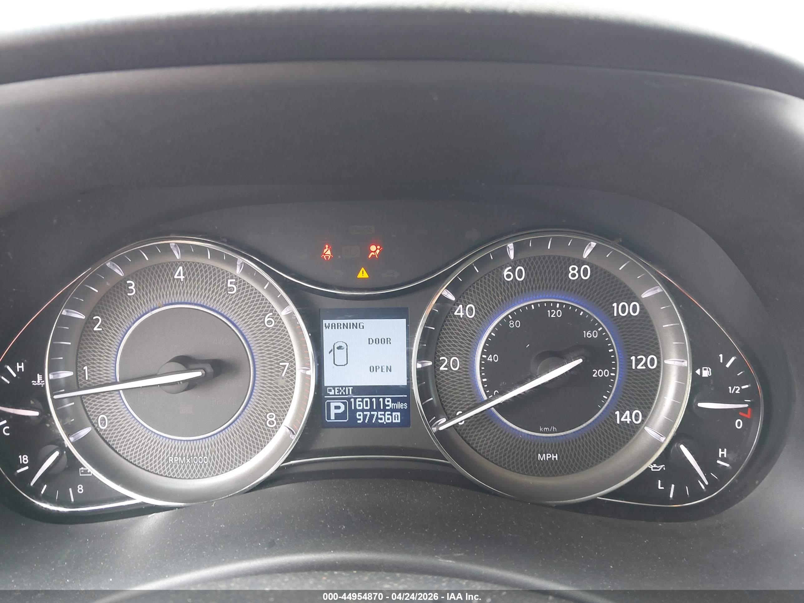 INFINITI QX56 image 7