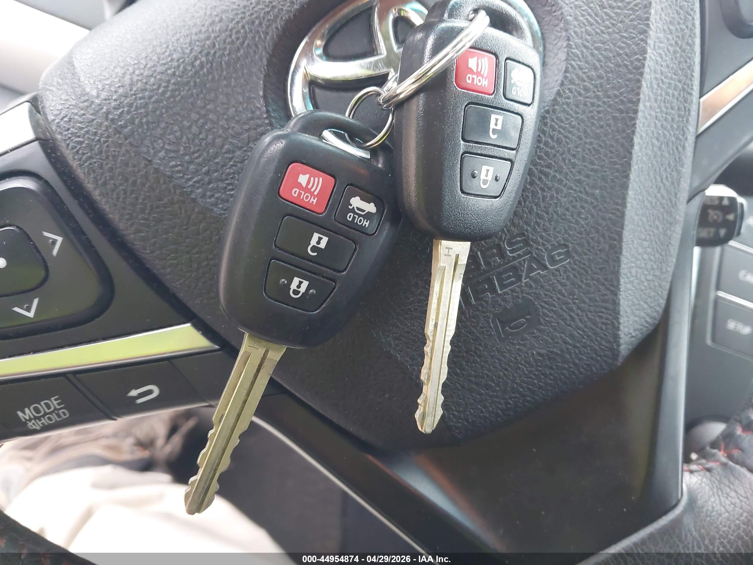 TOYOTA CAMRY image 11