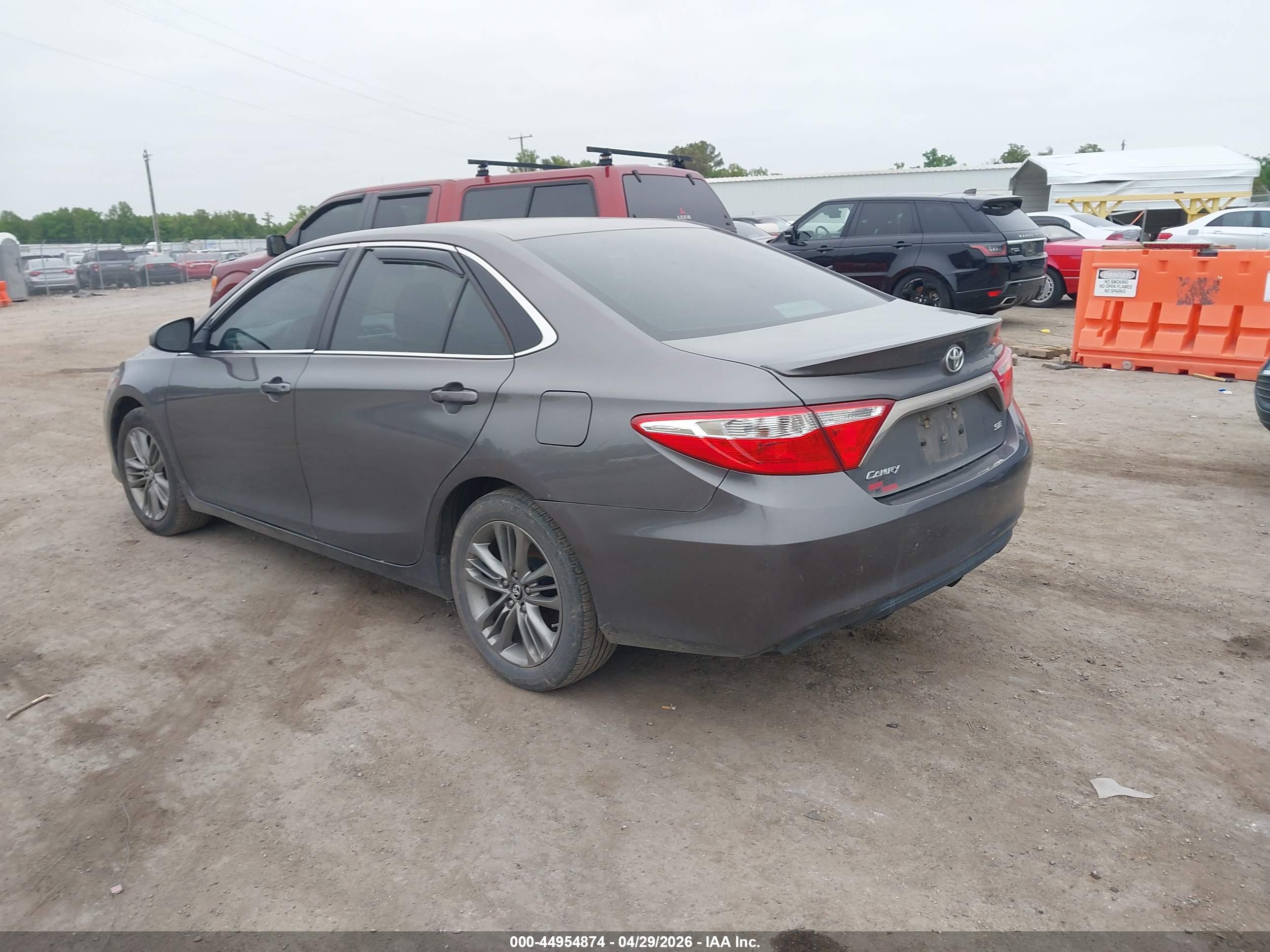 TOYOTA CAMRY image 3