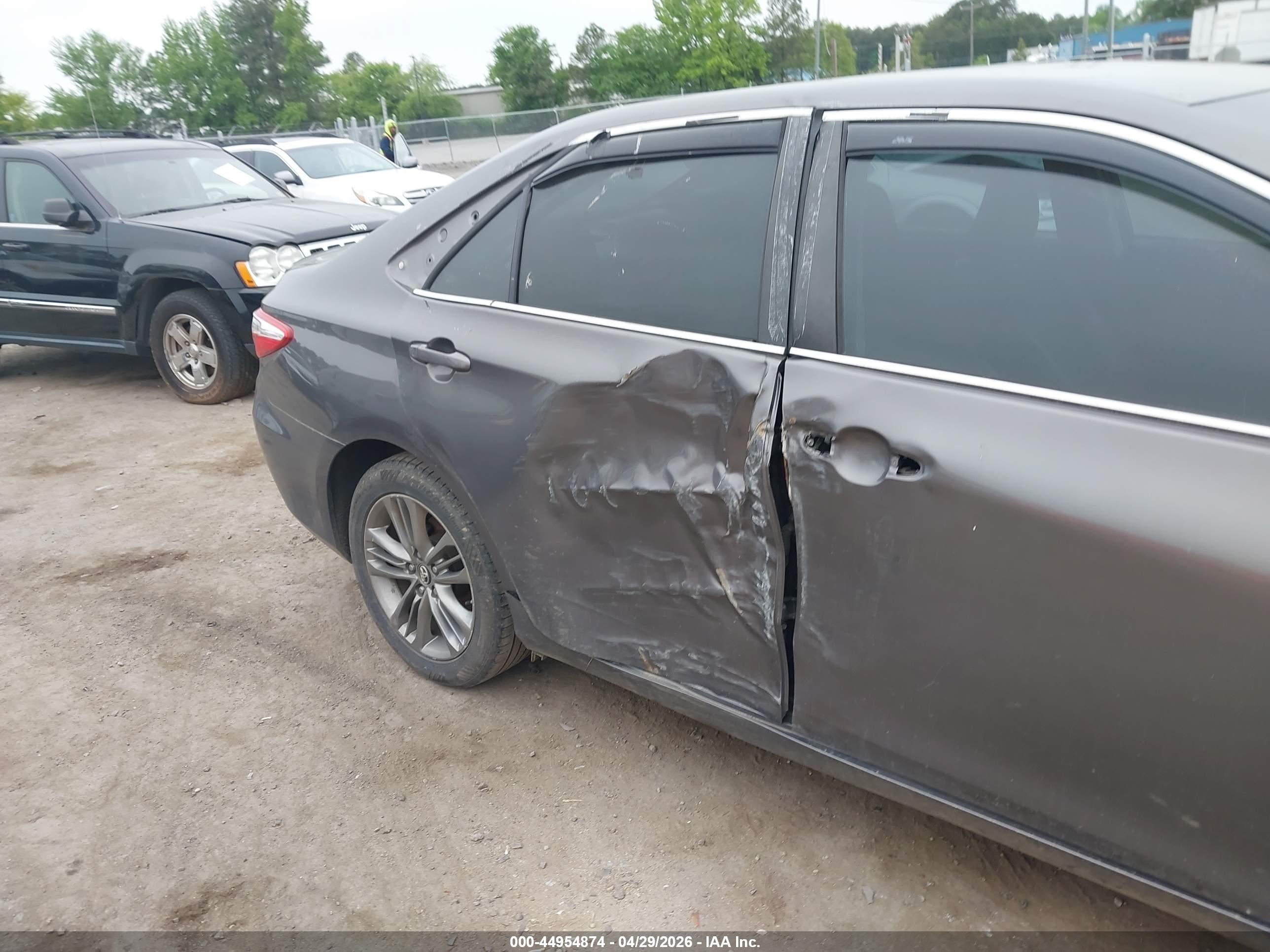 TOYOTA CAMRY image 6