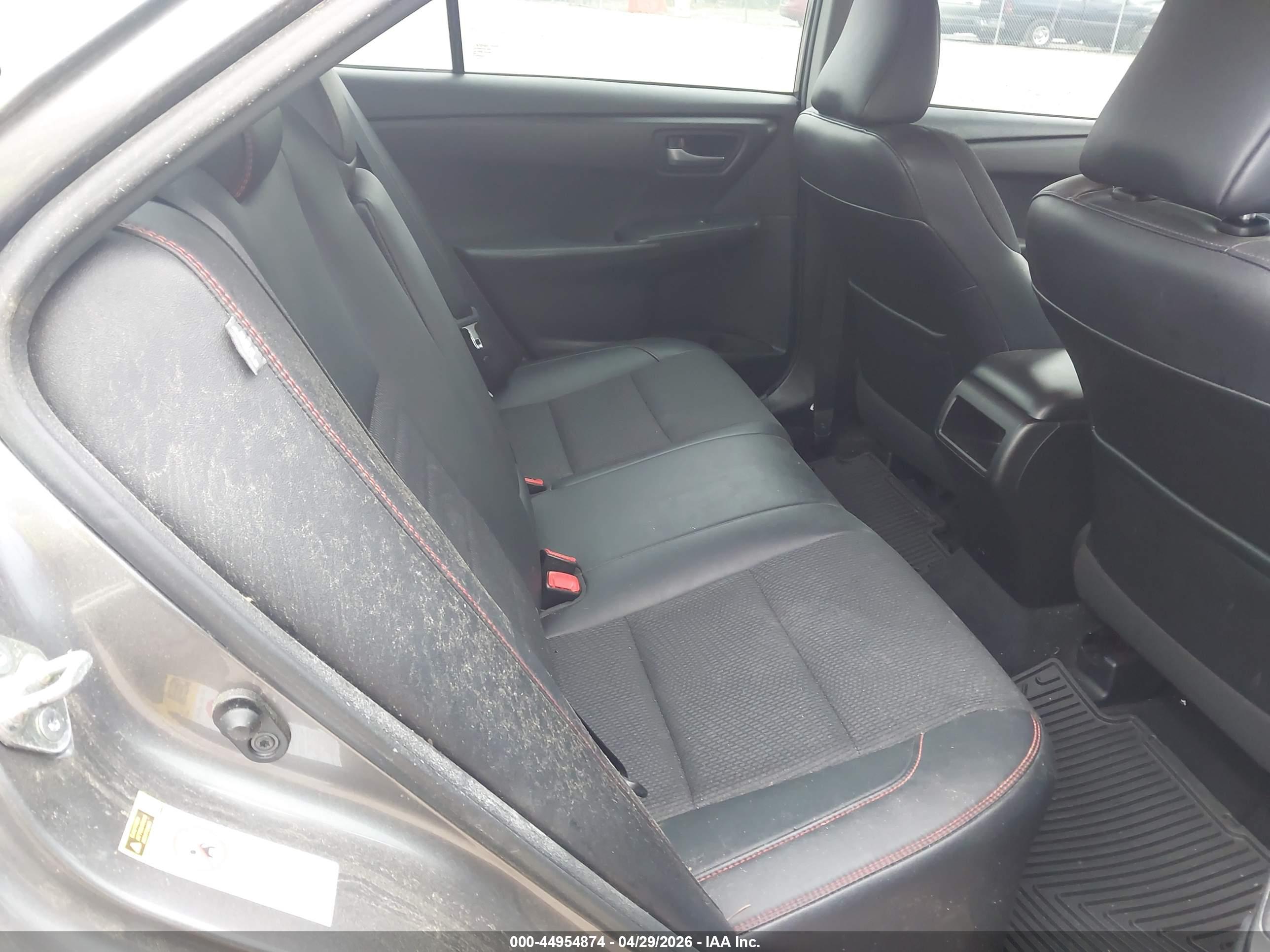 TOYOTA CAMRY image 8
