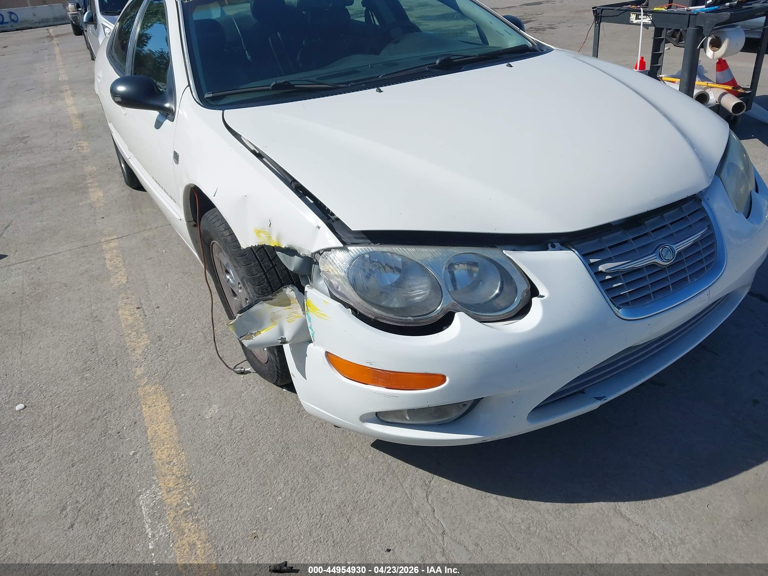 CHRYSLER 300M image 6
