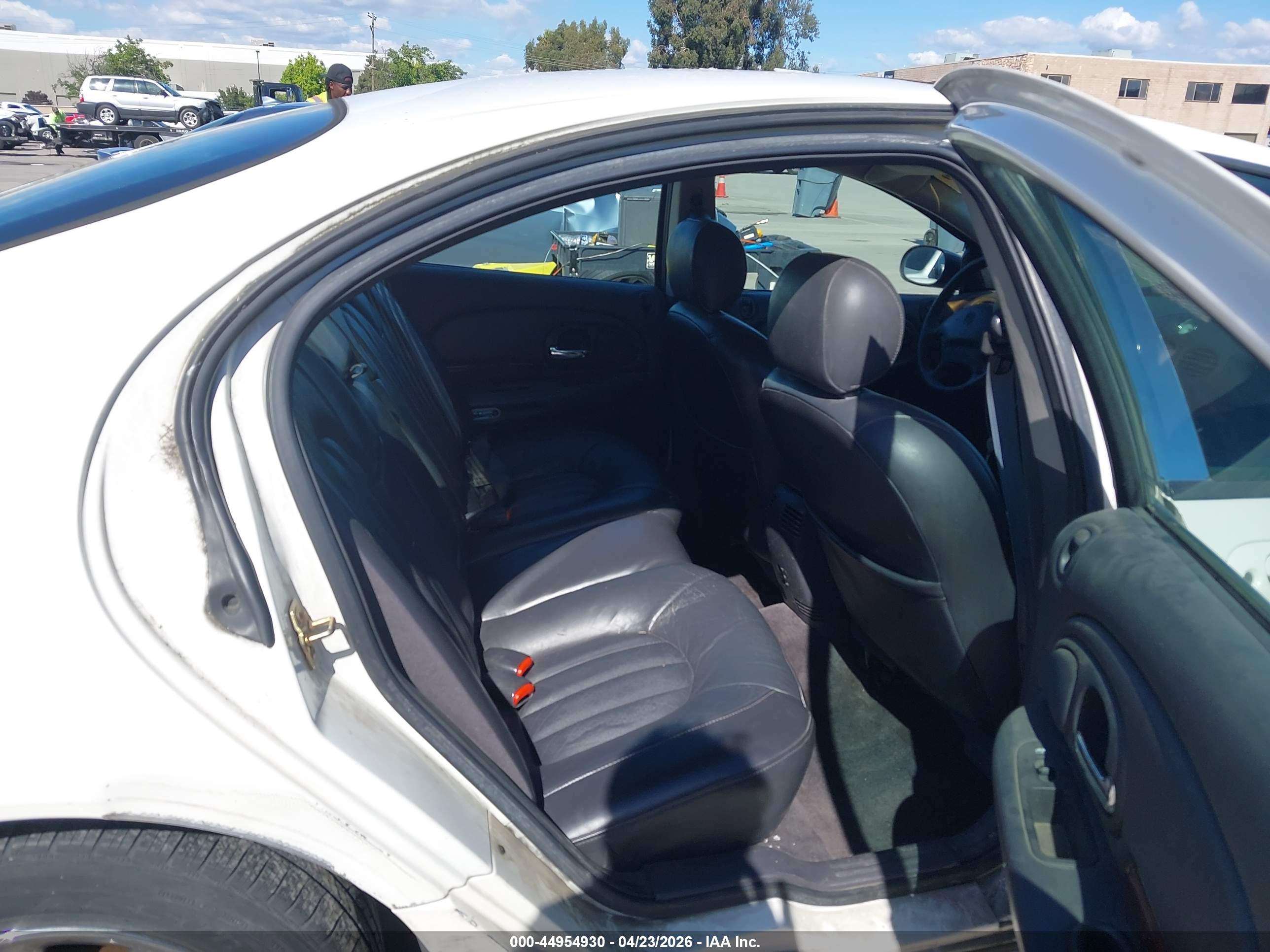 CHRYSLER 300M image 8