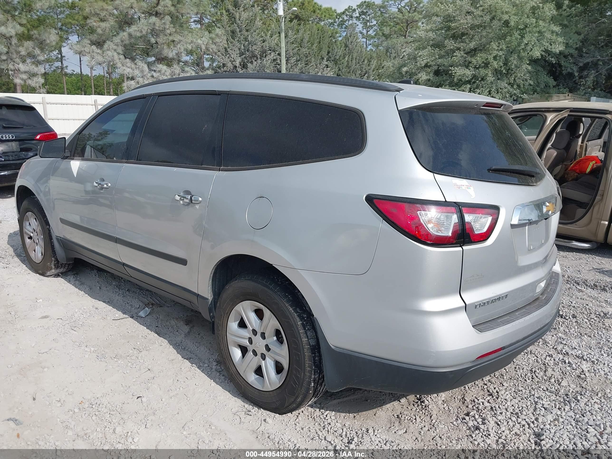 CHEVROLET TRAVERSE image 3