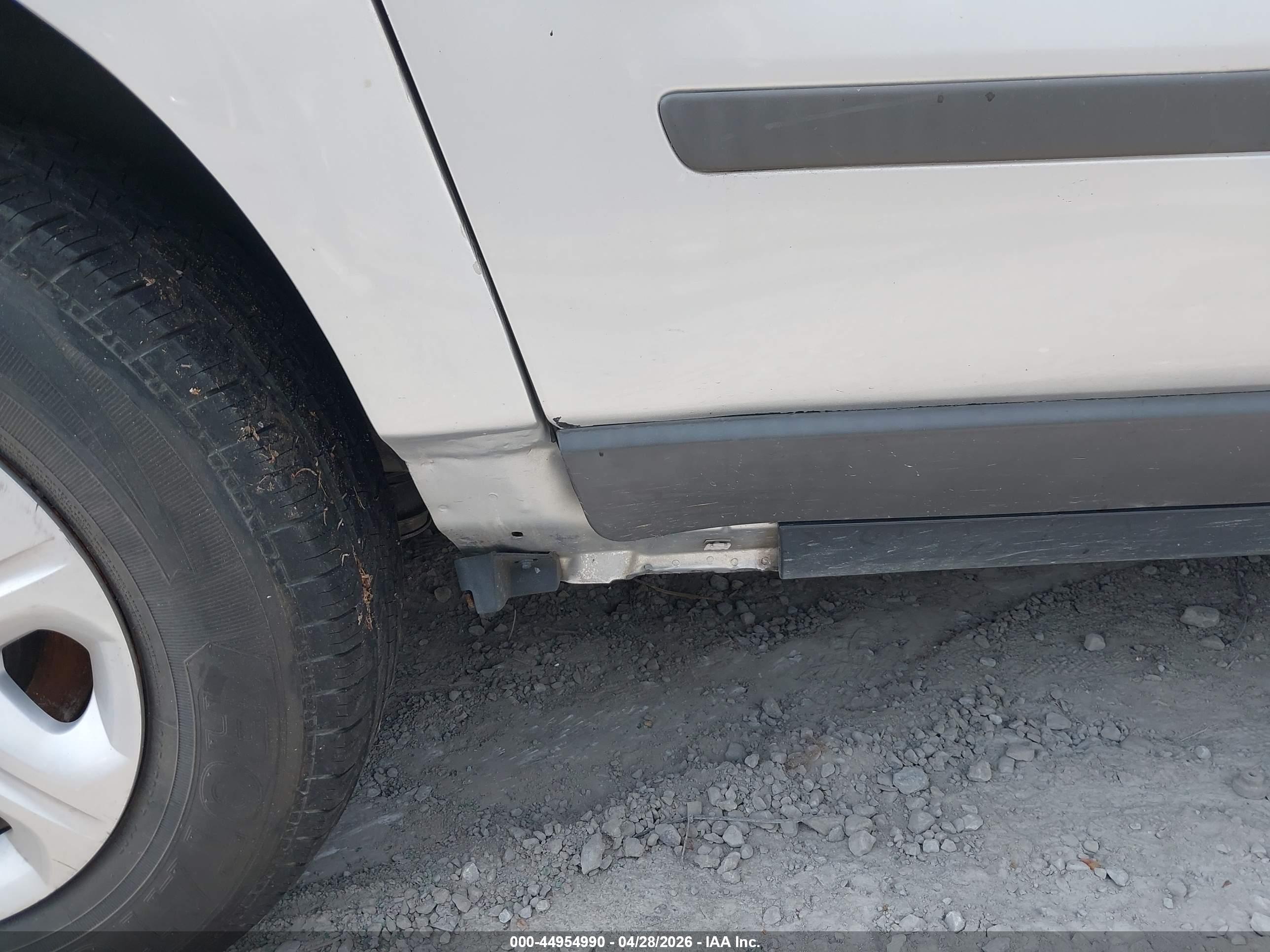 CHEVROLET TRAVERSE image 6