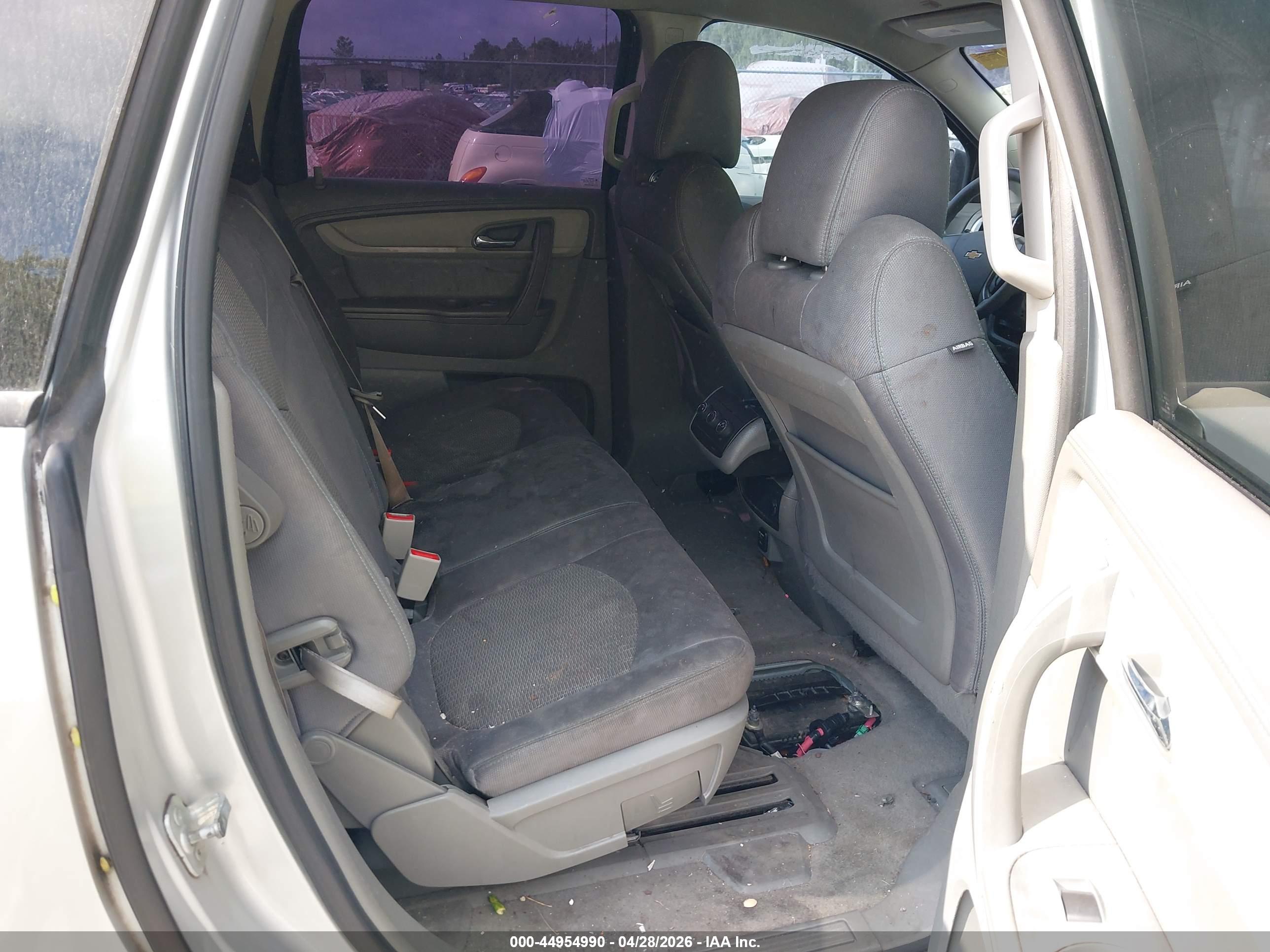 CHEVROLET TRAVERSE image 8