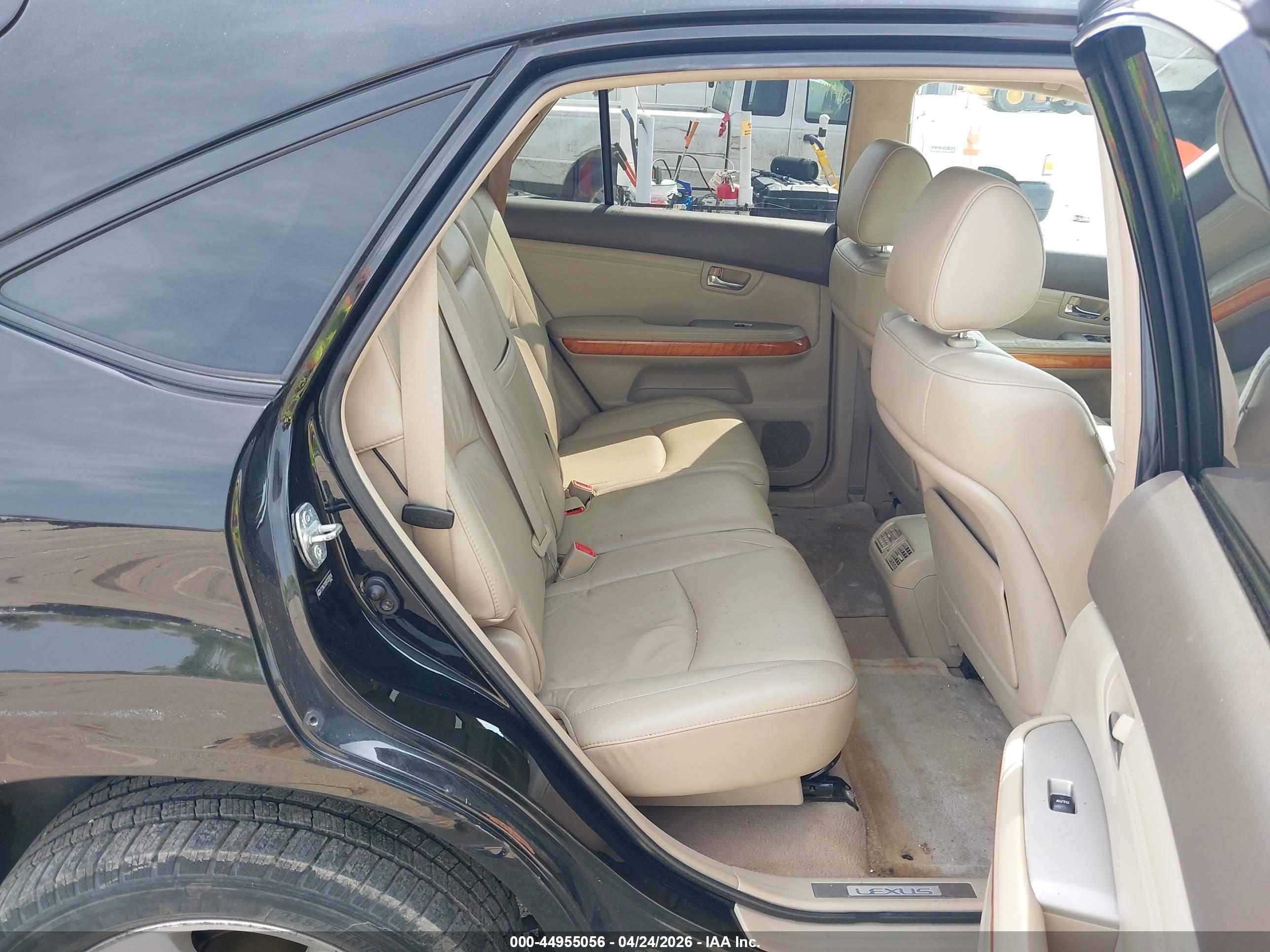 LEXUS RX image 8