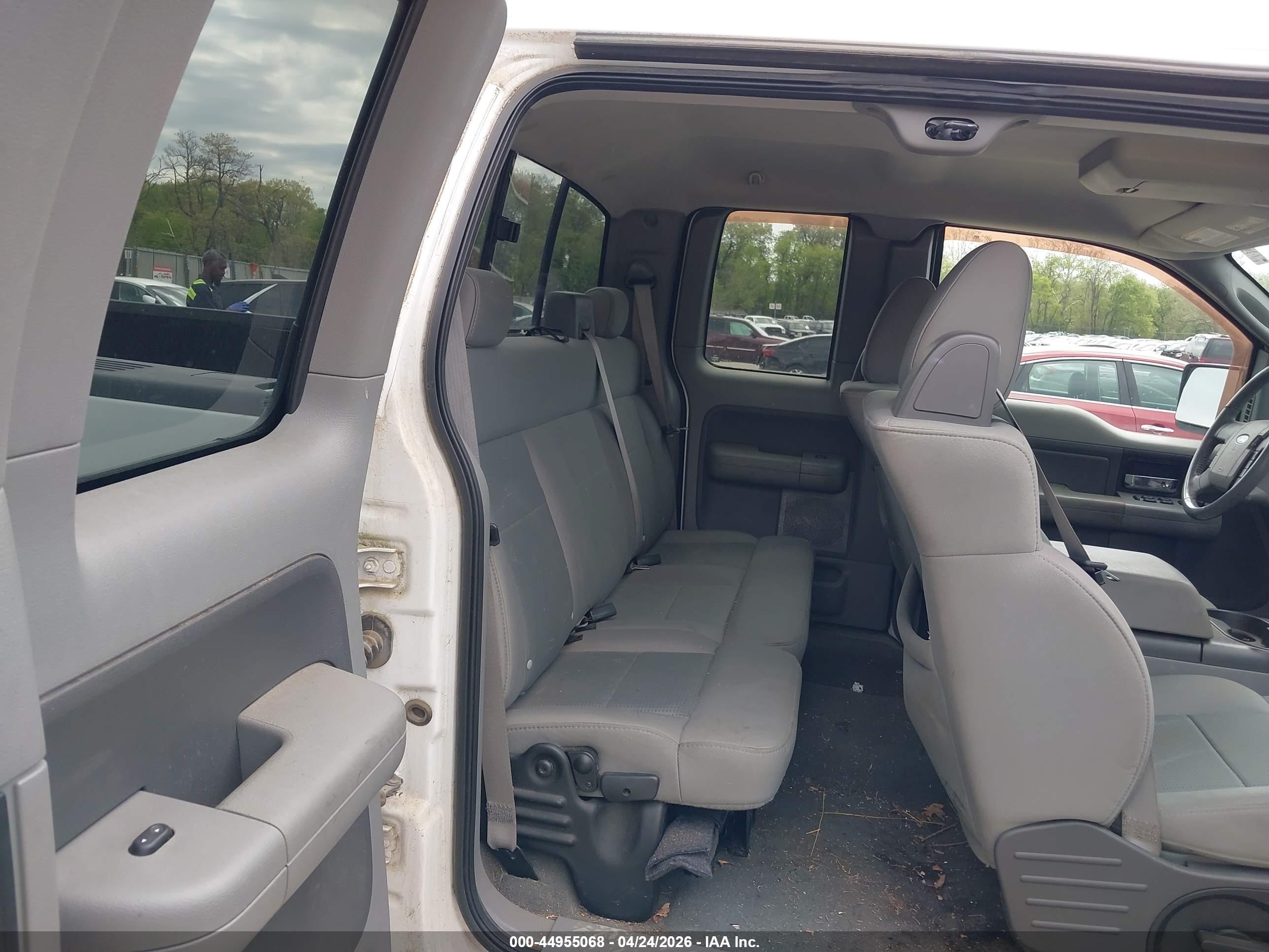 FORD F-150 image 8