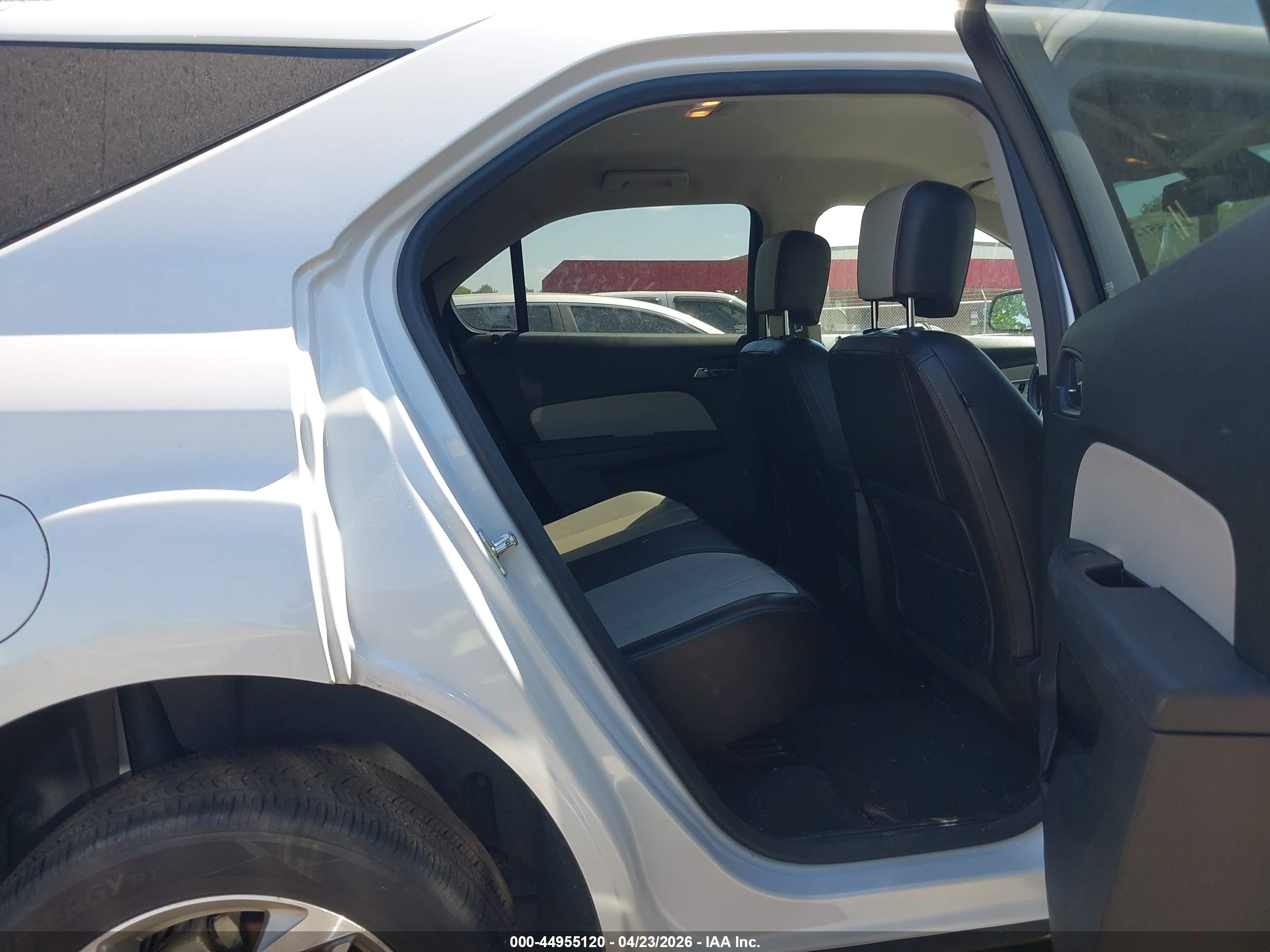 CHEVROLET EQUINOX image 8