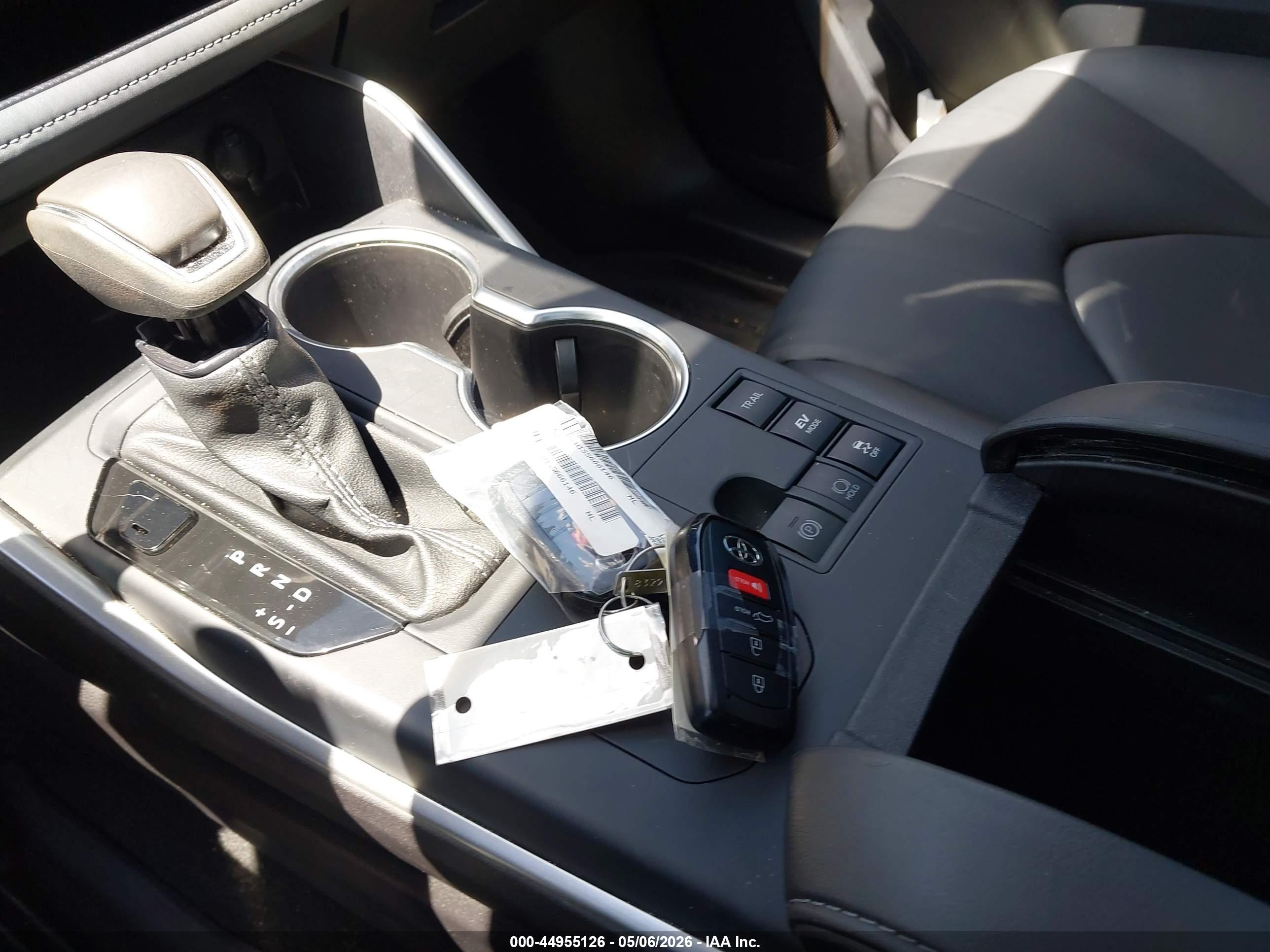 TOYOTA HIGHLANDER image 11