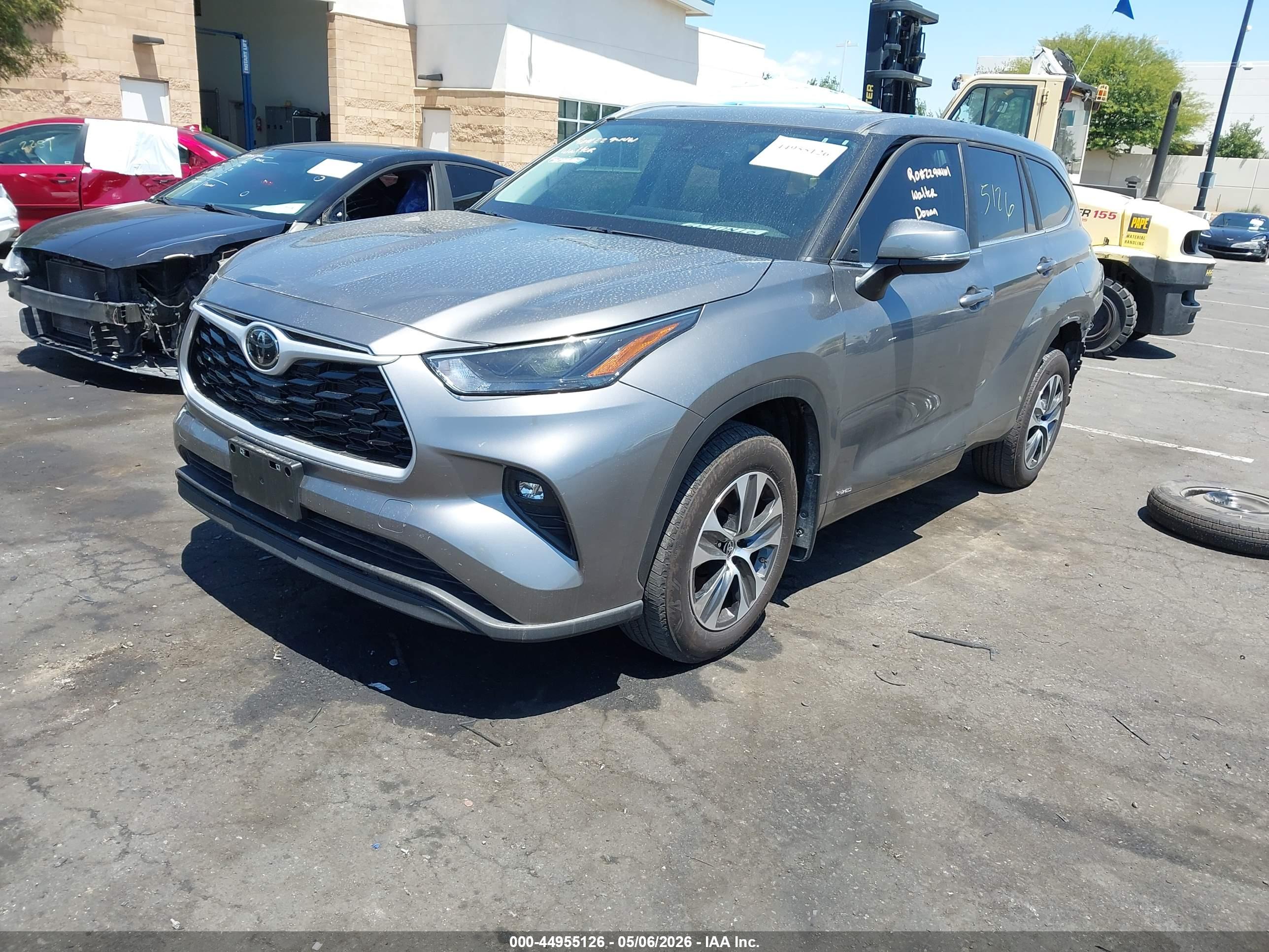 TOYOTA HIGHLANDER image 2