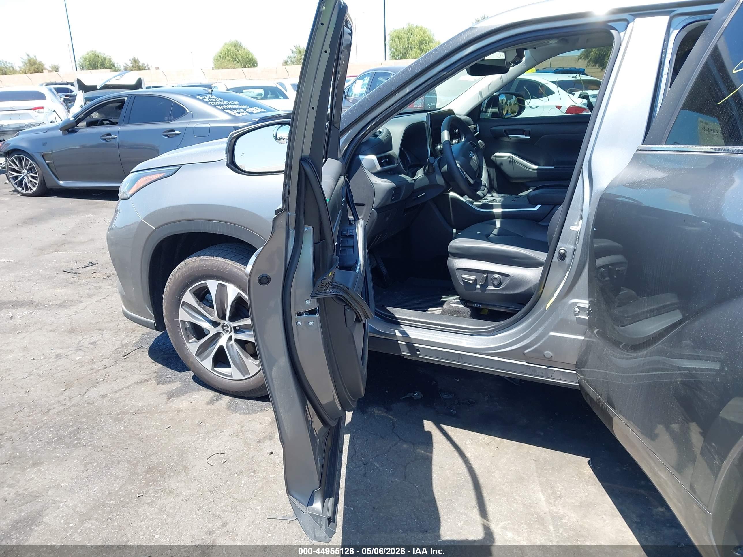 TOYOTA HIGHLANDER image 5