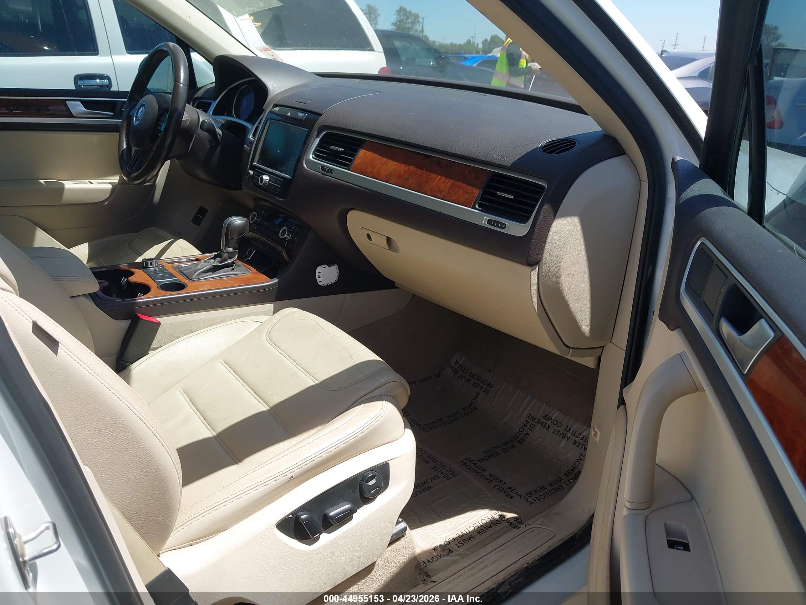 VOLKSWAGEN TOUAREG image 5